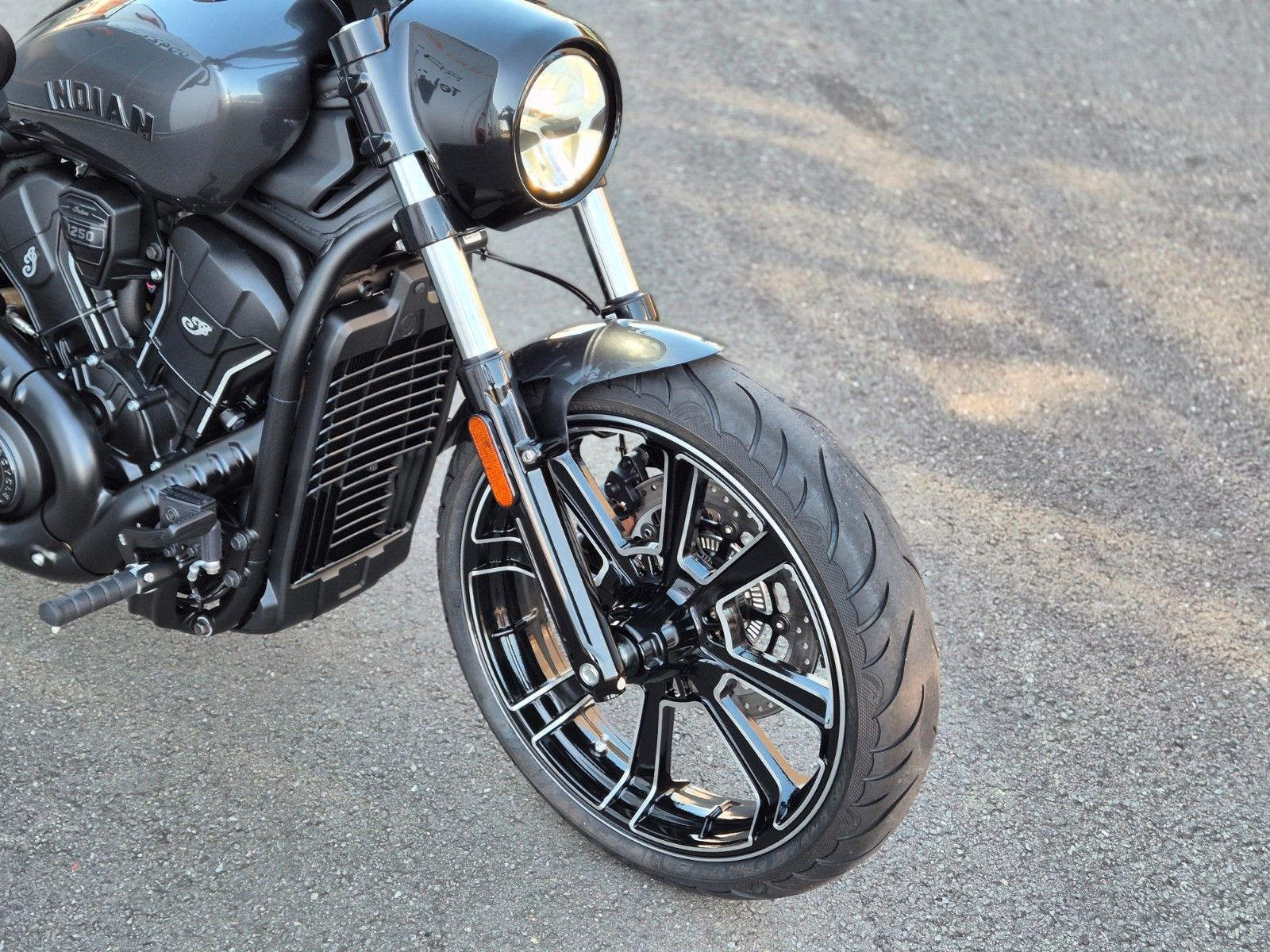 Fahrzeugabbildung Indian SCOUT BOBBER LIMITED+TECH *BIKE FARM CUSTOM*