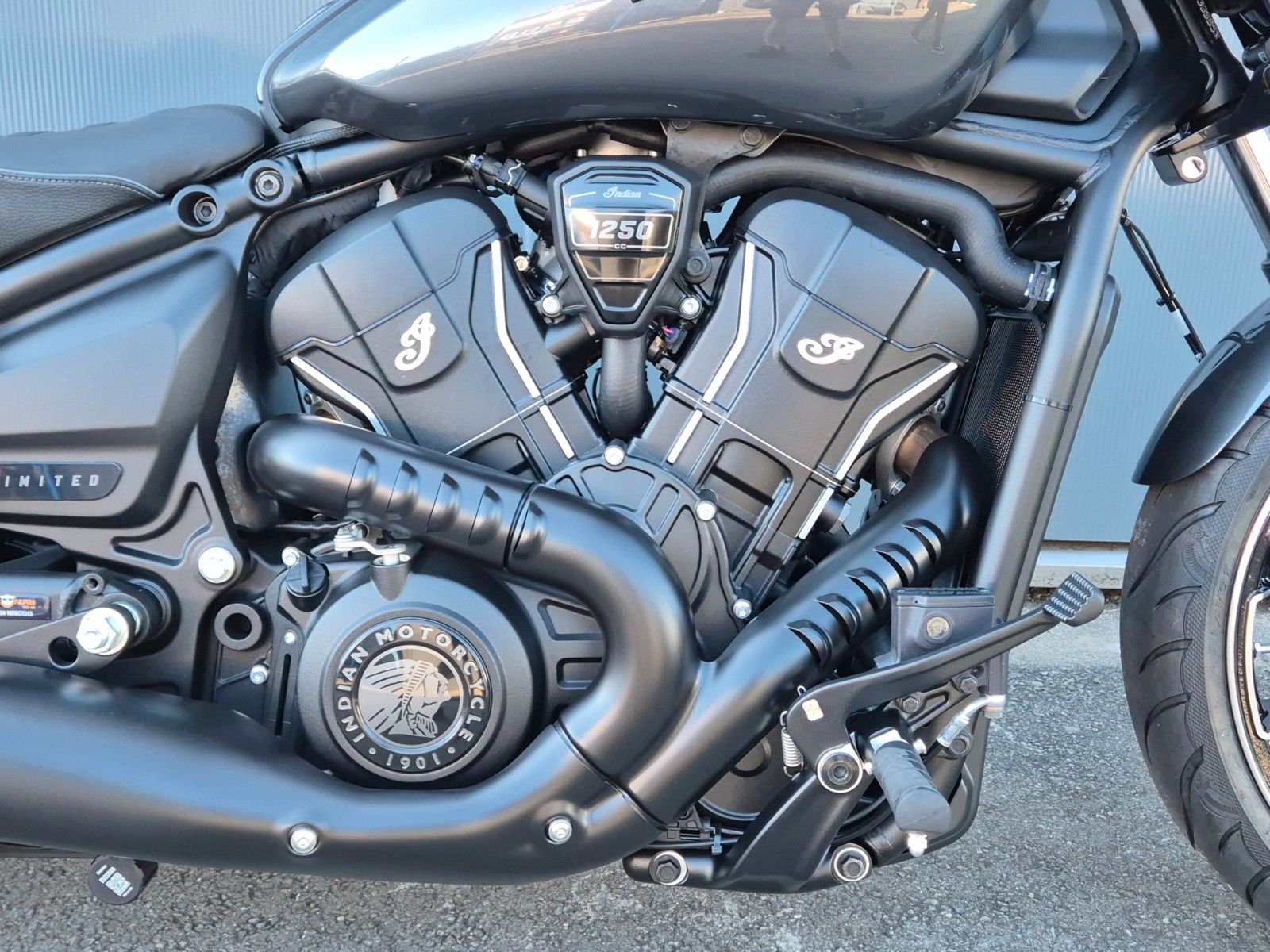 Fahrzeugabbildung Indian SCOUT BOBBER LIMITED+TECH *BIKE FARM CUSTOM*