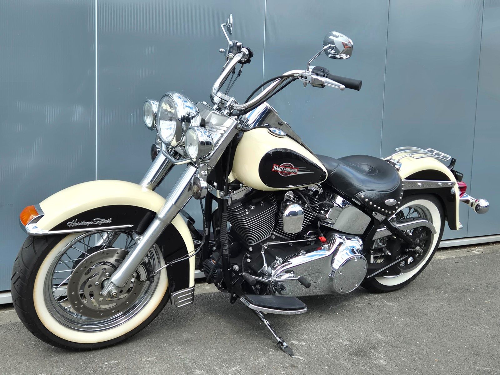 Fahrzeugabbildung Harley-Davidson FLSTC°°HERITAGE SOFTAIL°° 2OO7 -TOP-