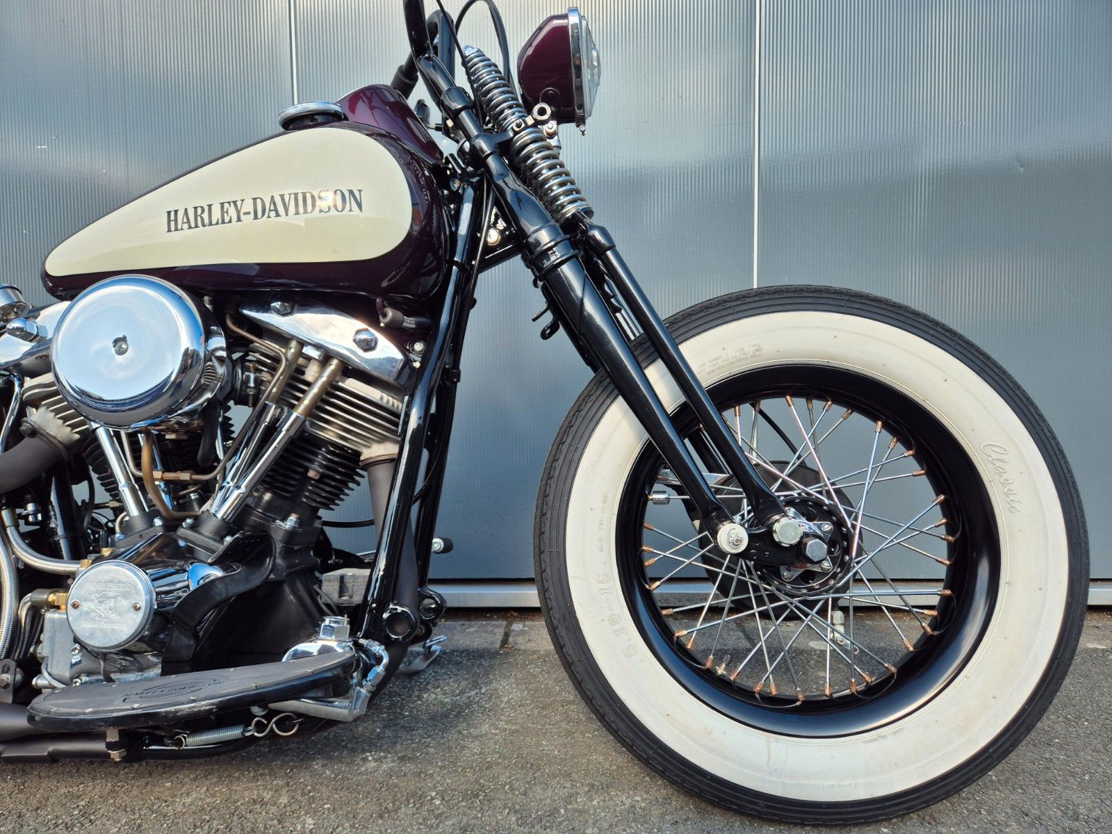 Fahrzeugabbildung Harley-Davidson FL°°SHOVEL STARRRAHMEN BOBBER°°BIKE FARM CUSTOM