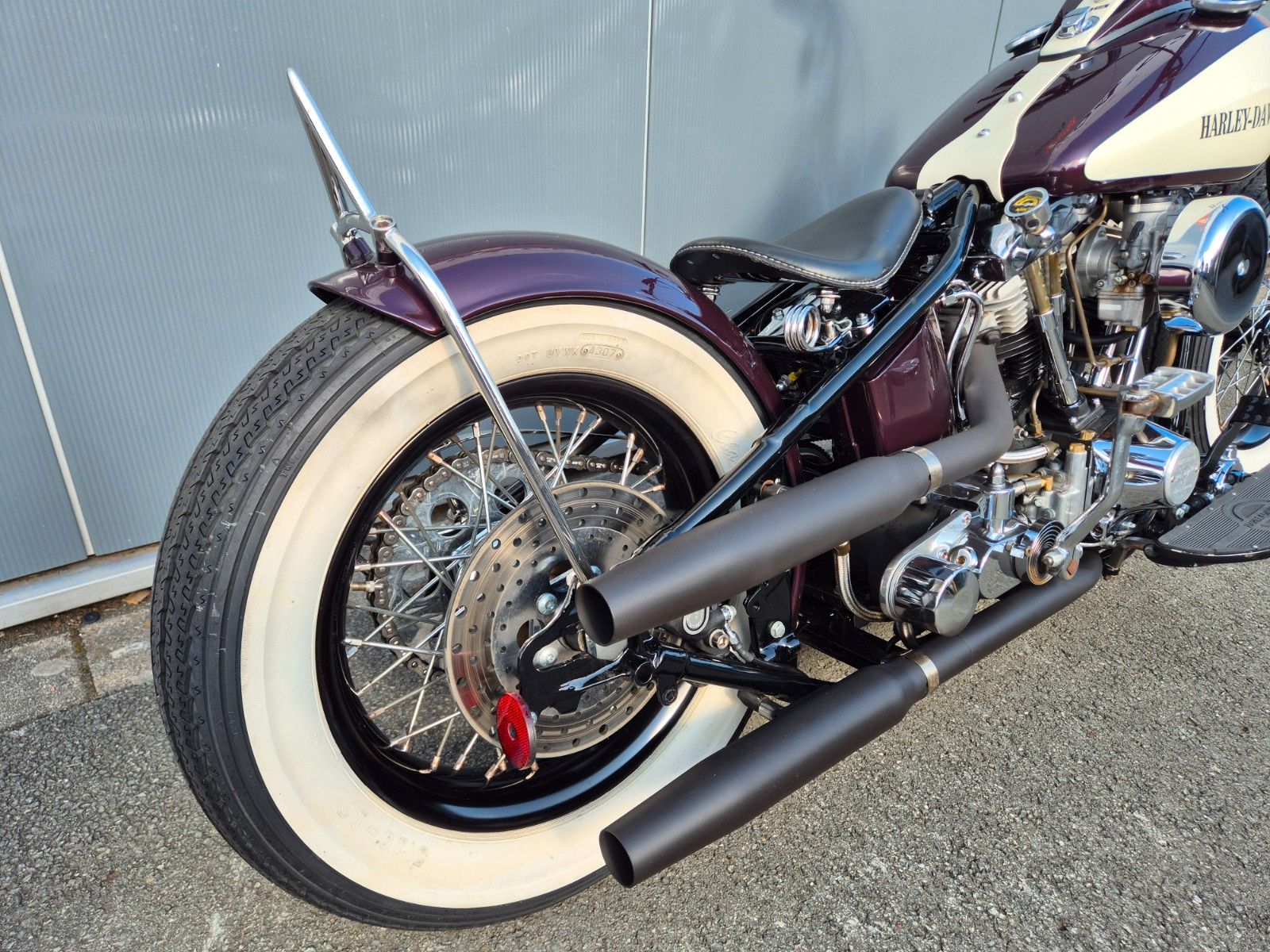 Fahrzeugabbildung Harley-Davidson FL°°SHOVEL STARRRAHMEN BOBBER°°BIKE FARM CUSTOM