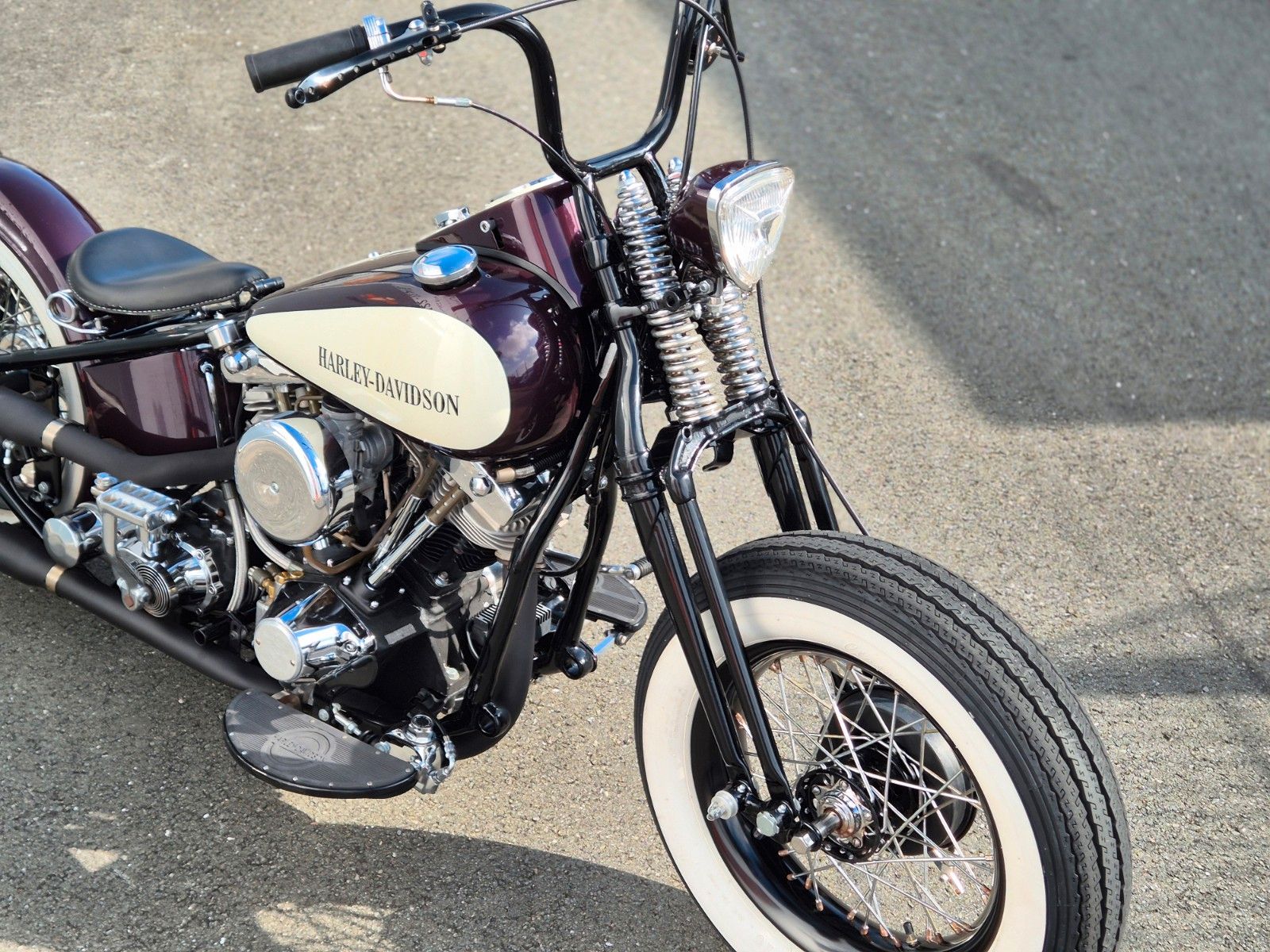 Fahrzeugabbildung Harley-Davidson FL°°SHOVEL STARRRAHMEN BOBBER°°BIKE FARM CUSTOM