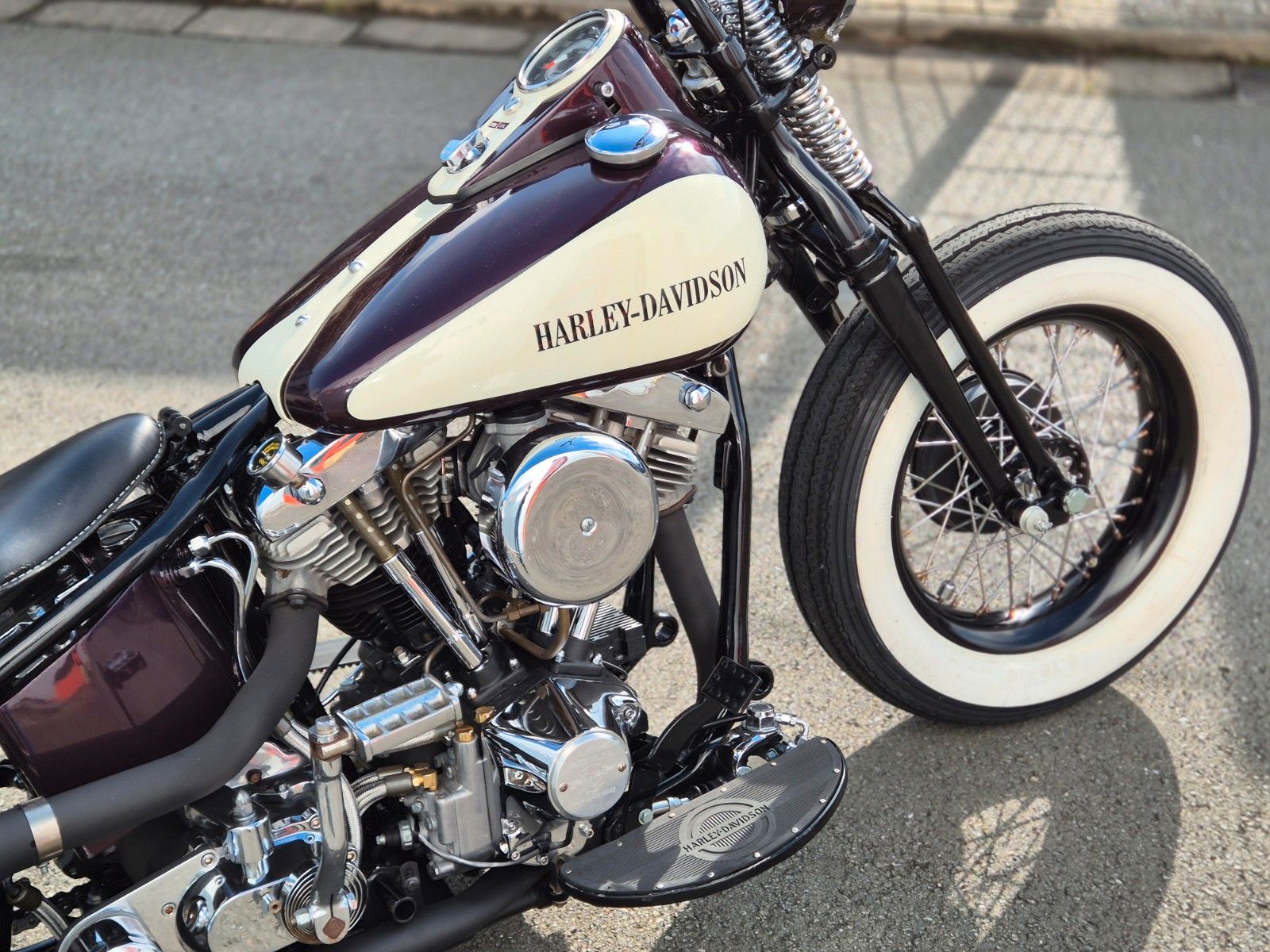 Fahrzeugabbildung Harley-Davidson FL°°SHOVEL STARRRAHMEN BOBBER°°BIKE FARM CUSTOM