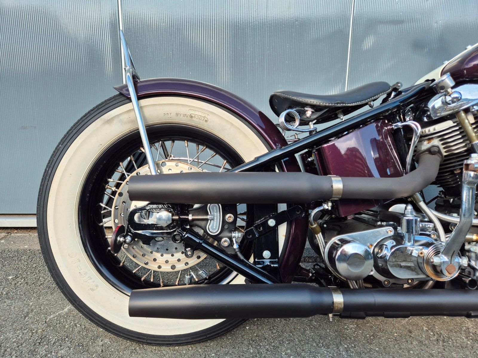 Fahrzeugabbildung Harley-Davidson FL°°SHOVEL STARRRAHMEN BOBBER°°BIKE FARM CUSTOM