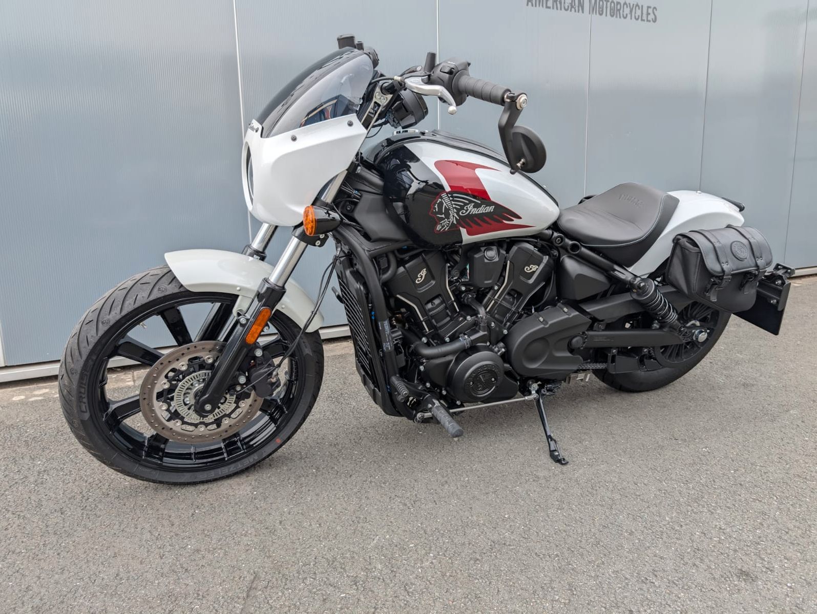 Fahrzeugabbildung Indian SPORT SCOUT * 101 STYLE * LIMITED+TECH