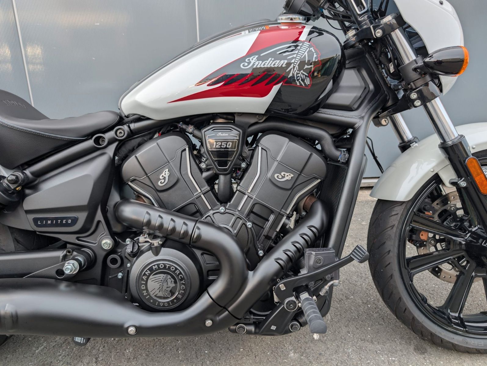 Fahrzeugabbildung Indian SPORT SCOUT * 101 STYLE * LIMITED+TECH