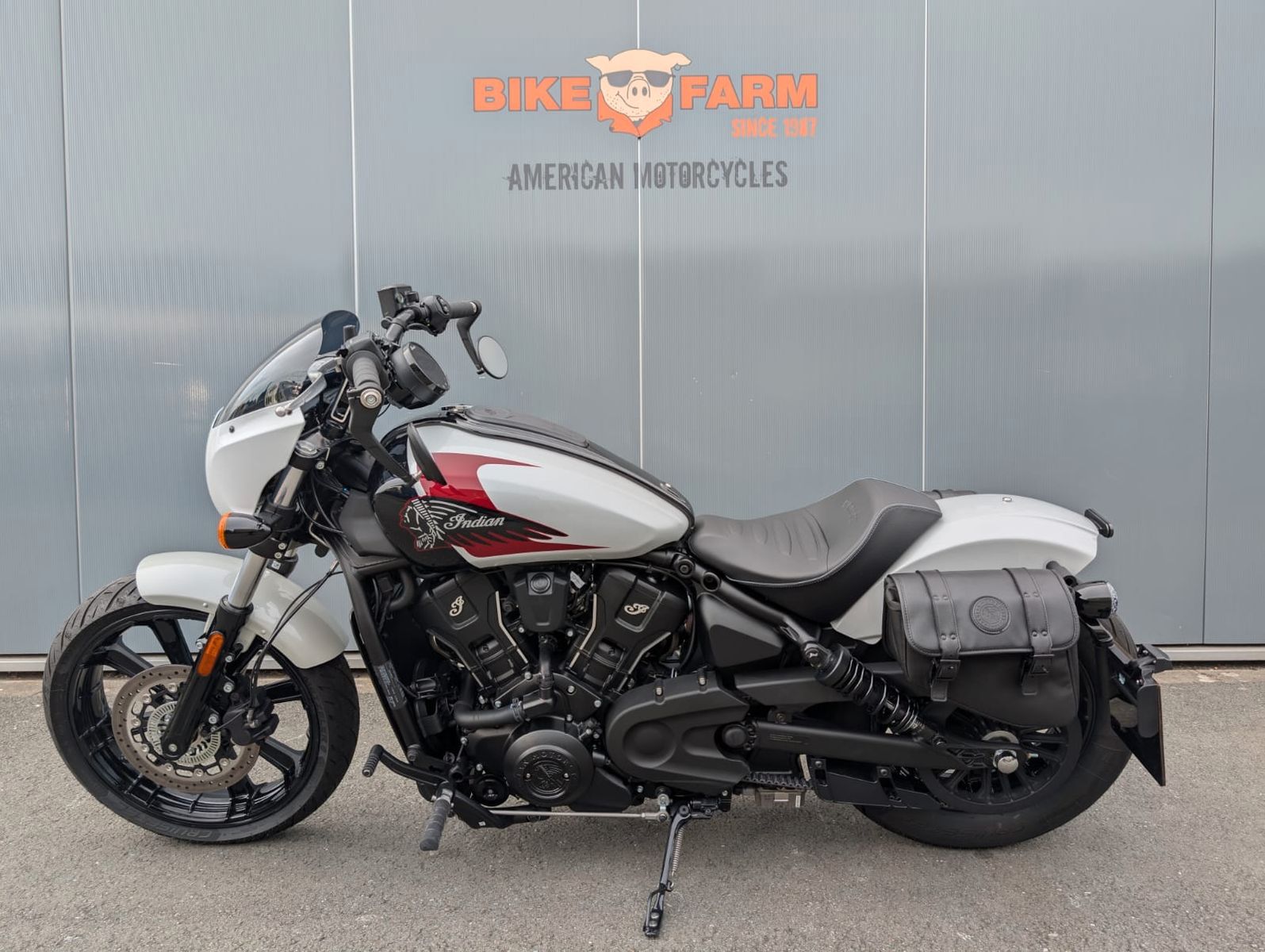 Fahrzeugabbildung Indian SPORT SCOUT * 101 STYLE * LIMITED+TECH