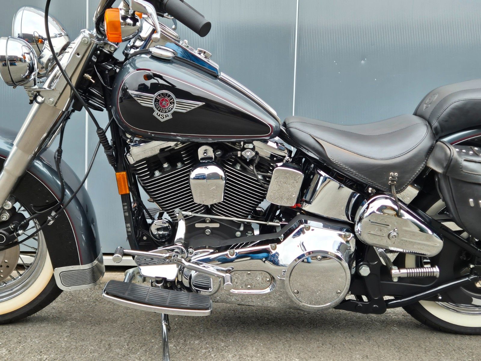 Fahrzeugabbildung Harley-Davidson FLSTN°°HERITAGE SOFTAIL NOSTALGIA°°-JEKILL&HYDE