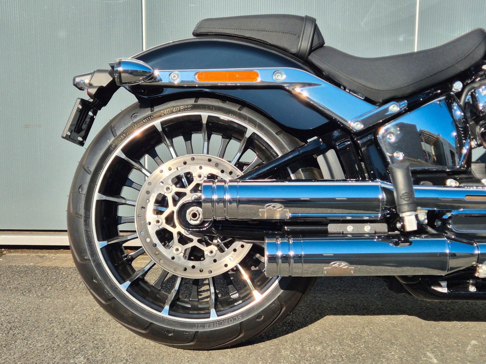 Fahrzeugabbildung Harley-Davidson FXBR 117 °°SOFTAIL BREAKOUT 2O25°° -JEKILL&HYDE