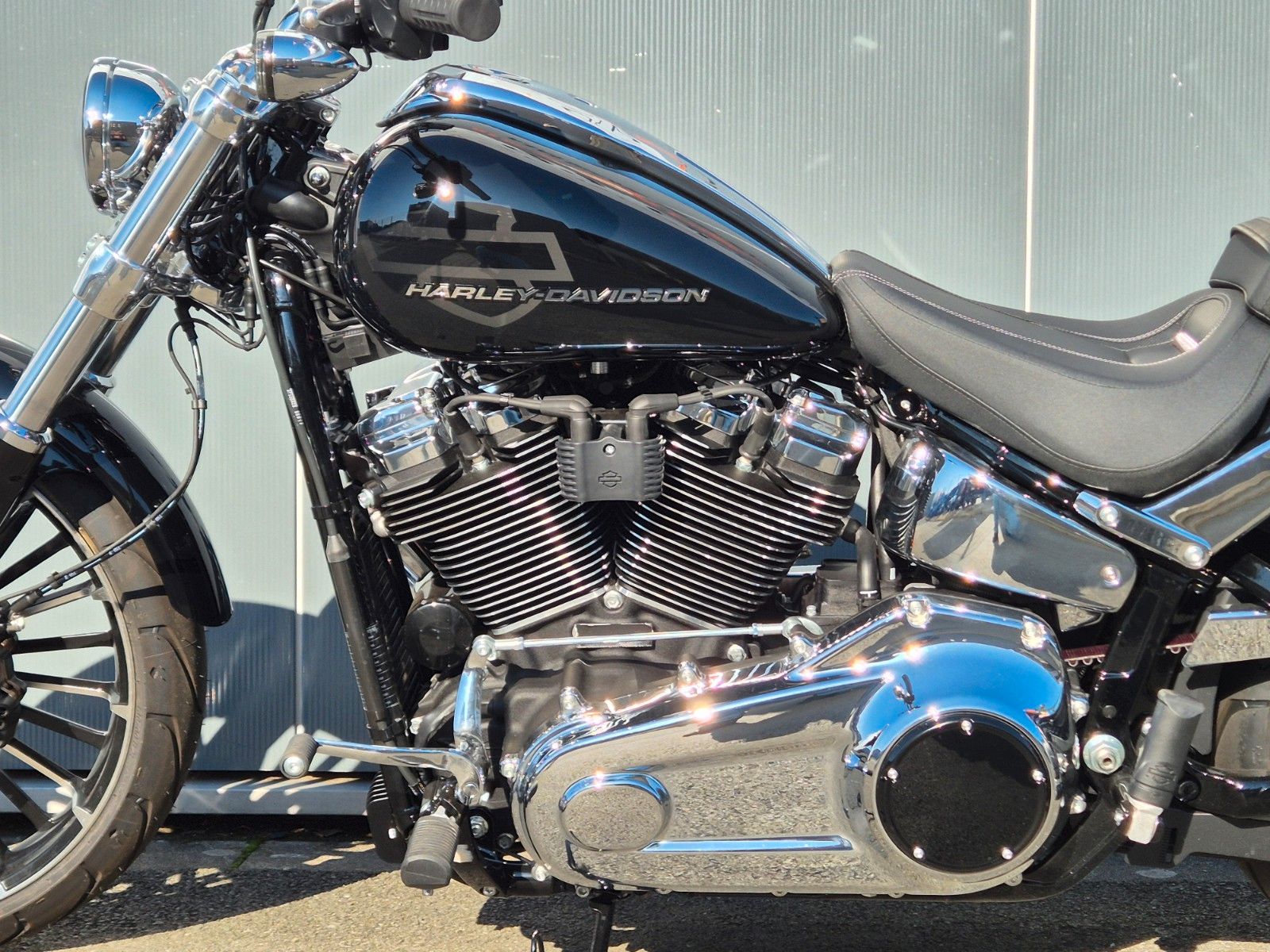 Fahrzeugabbildung Harley-Davidson FXBR 117 °°SOFTAIL BREAKOUT 2O25°° -JEKILL&HYDE