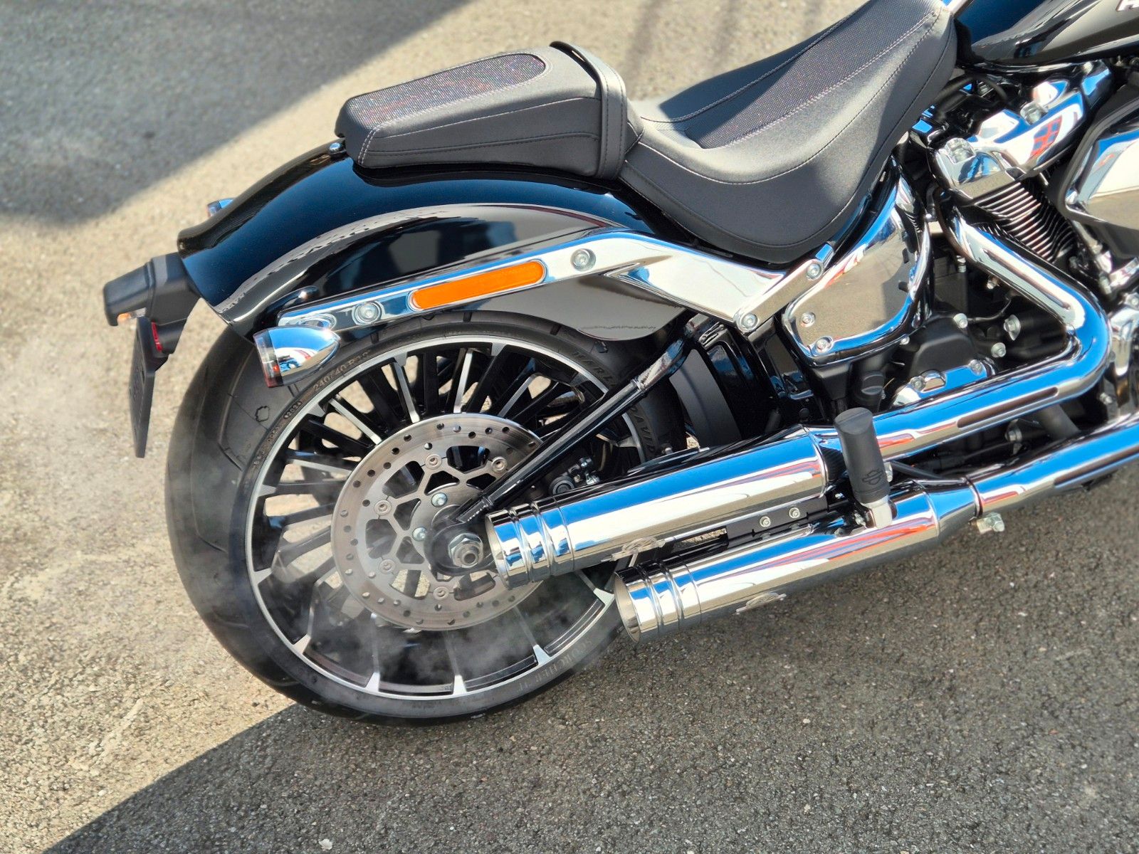 Fahrzeugabbildung Harley-Davidson FXBR 117 °°SOFTAIL BREAKOUT 2O25°° -JEKILL&HYDE