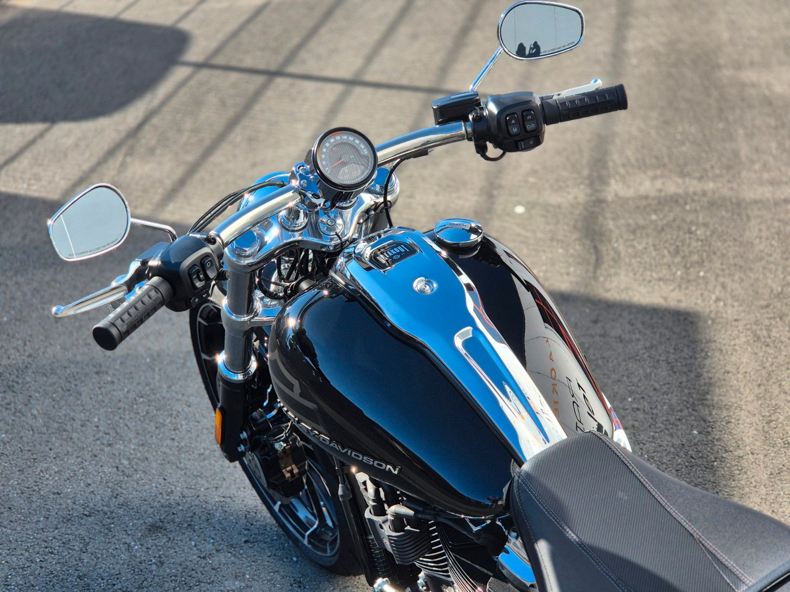 Fahrzeugabbildung Harley-Davidson FXBR 117 °°SOFTAIL BREAKOUT 2O25°° -JEKILL&HYDE