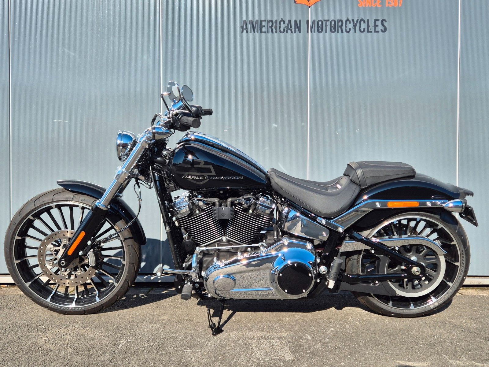 Fahrzeugabbildung Harley-Davidson FXBR 117 °°SOFTAIL BREAKOUT 2O25°° -JEKILL&HYDE