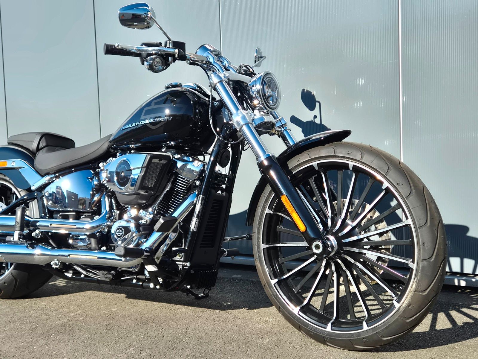 Fahrzeugabbildung Harley-Davidson FXBR 117 °°SOFTAIL BREAKOUT 2O25°° -JEKILL&HYDE