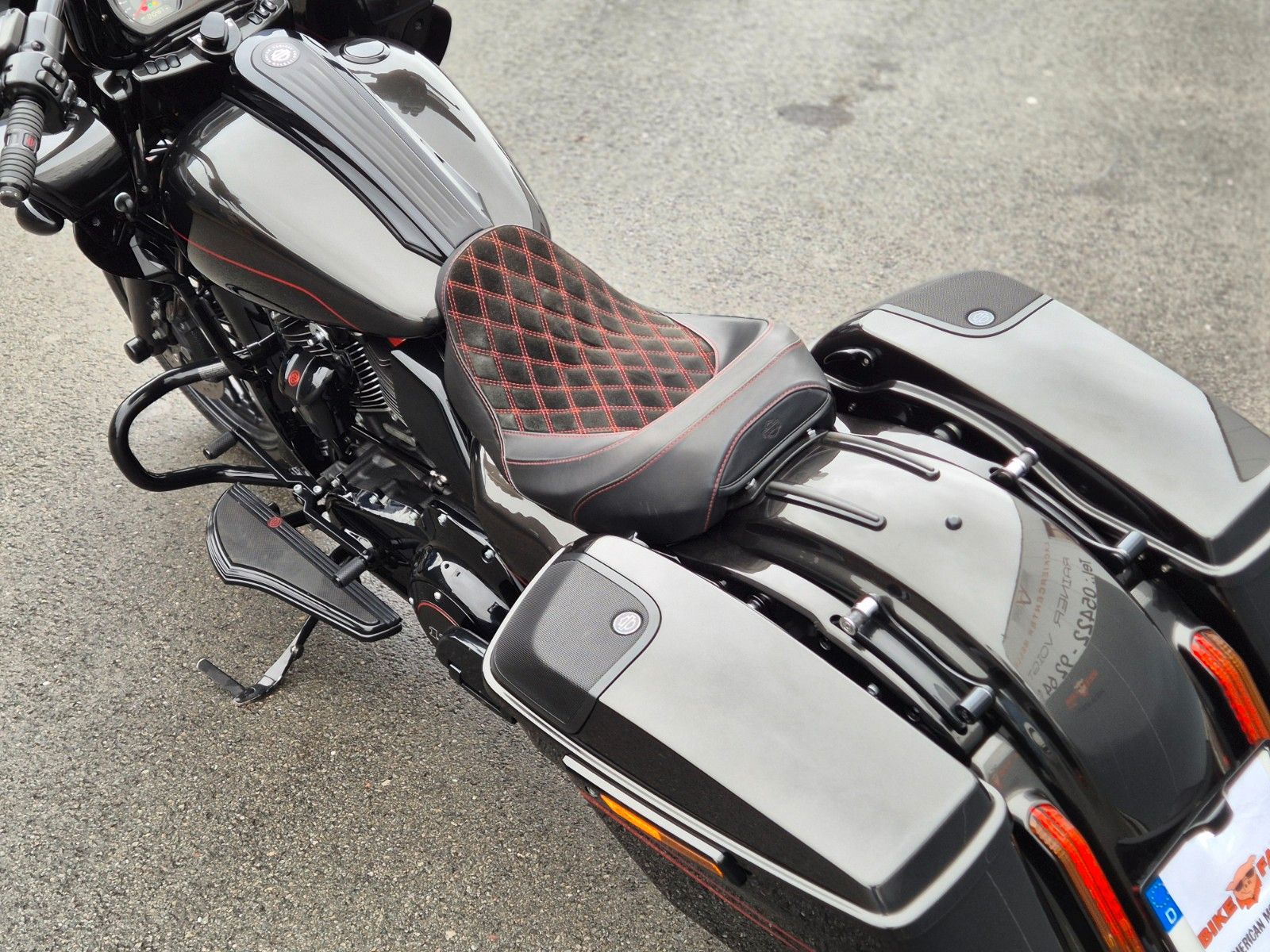 Fahrzeugabbildung Harley-Davidson FLTRXSE °°CVO ROAD GLIDE°°* DON - PENZL - TTS *