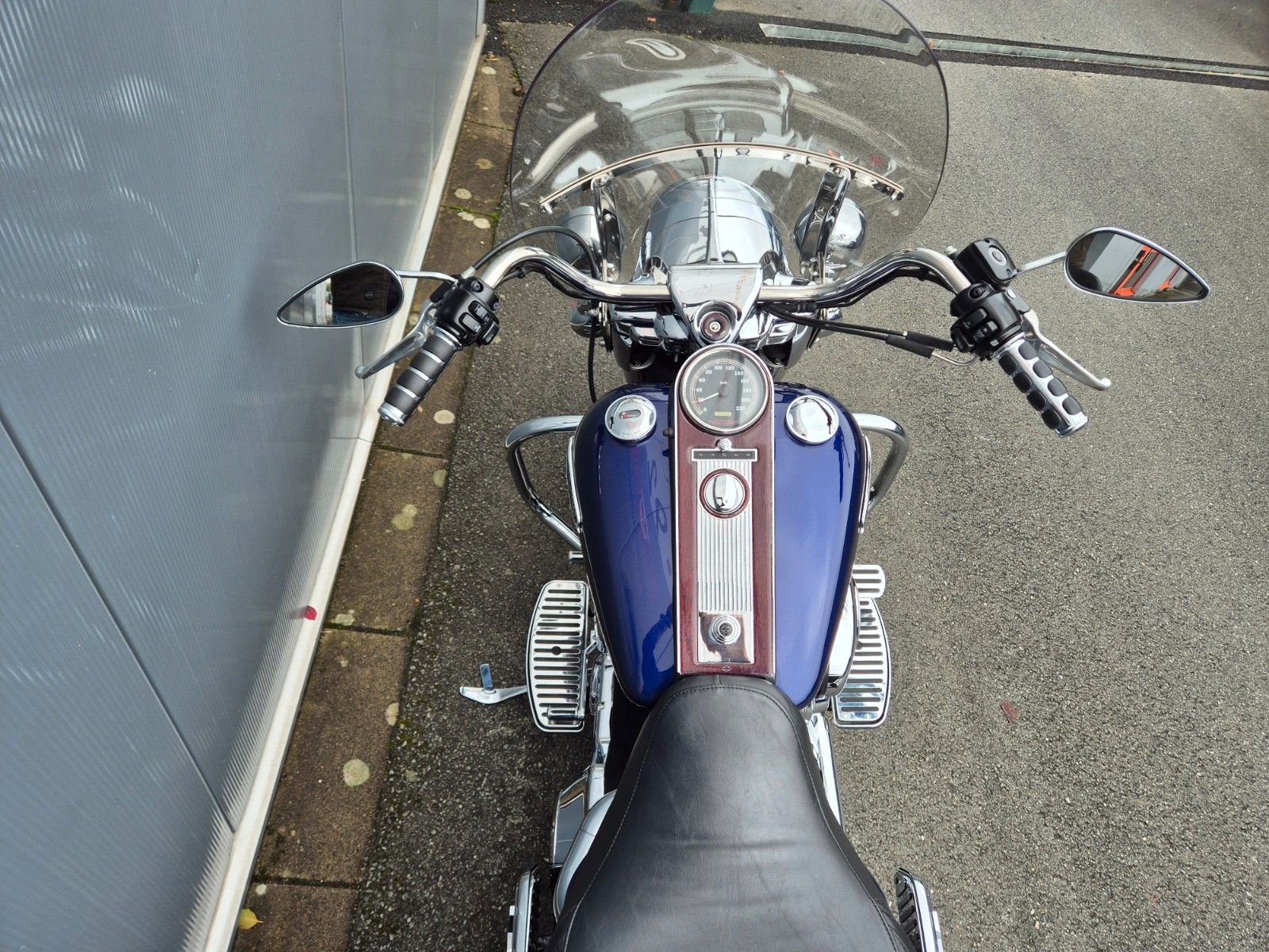 Fahrzeugabbildung Harley-Davidson FLHRCI °°ROAD KING CLASSIC°° *DEUTSCH - 7396km*