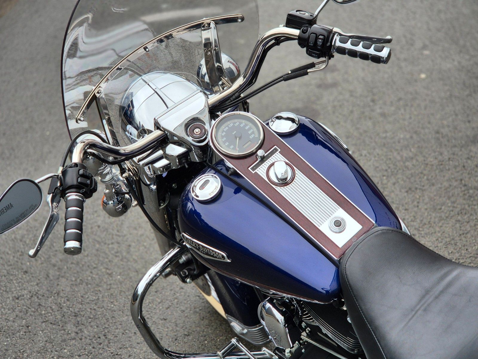 Fahrzeugabbildung Harley-Davidson FLHRCI °°ROAD KING CLASSIC°° *DEUTSCH - 7396km*