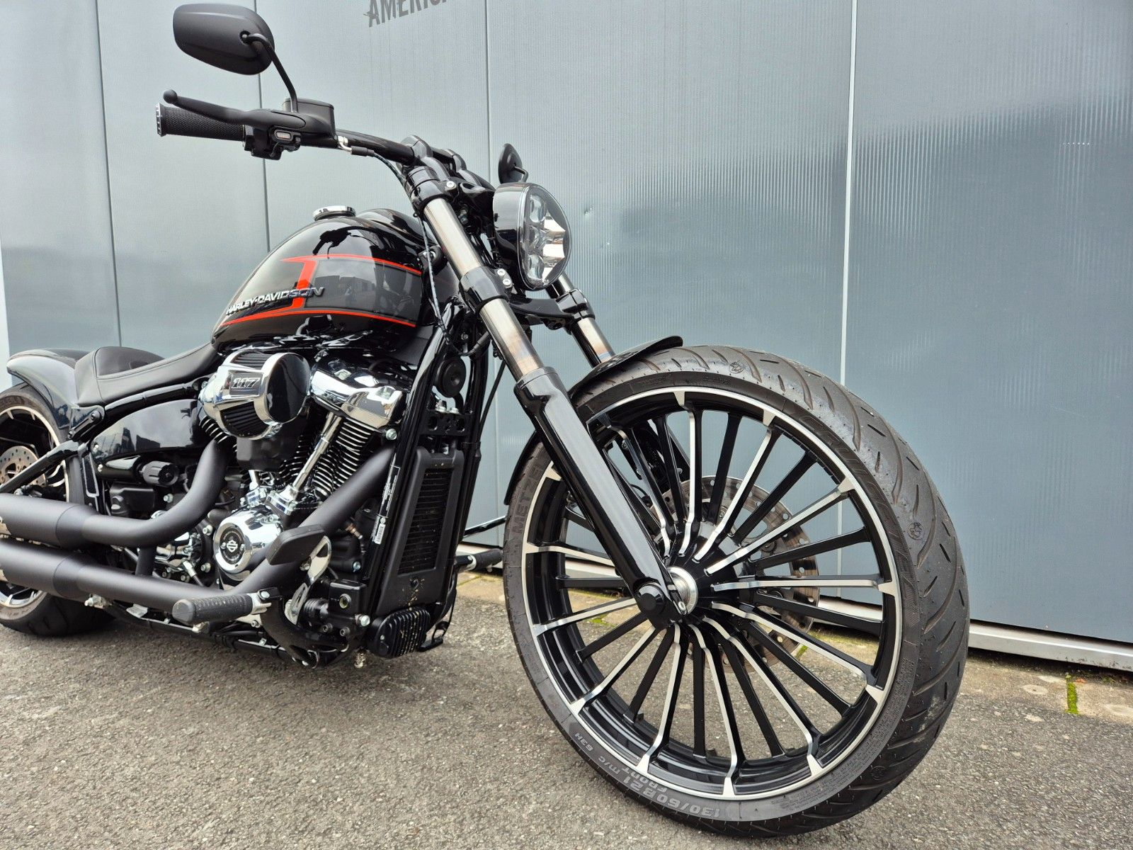 Fahrzeugabbildung Harley-Davidson FXBRS°°BREAKOUT 117°° -BIKE FARM CUSTOM-