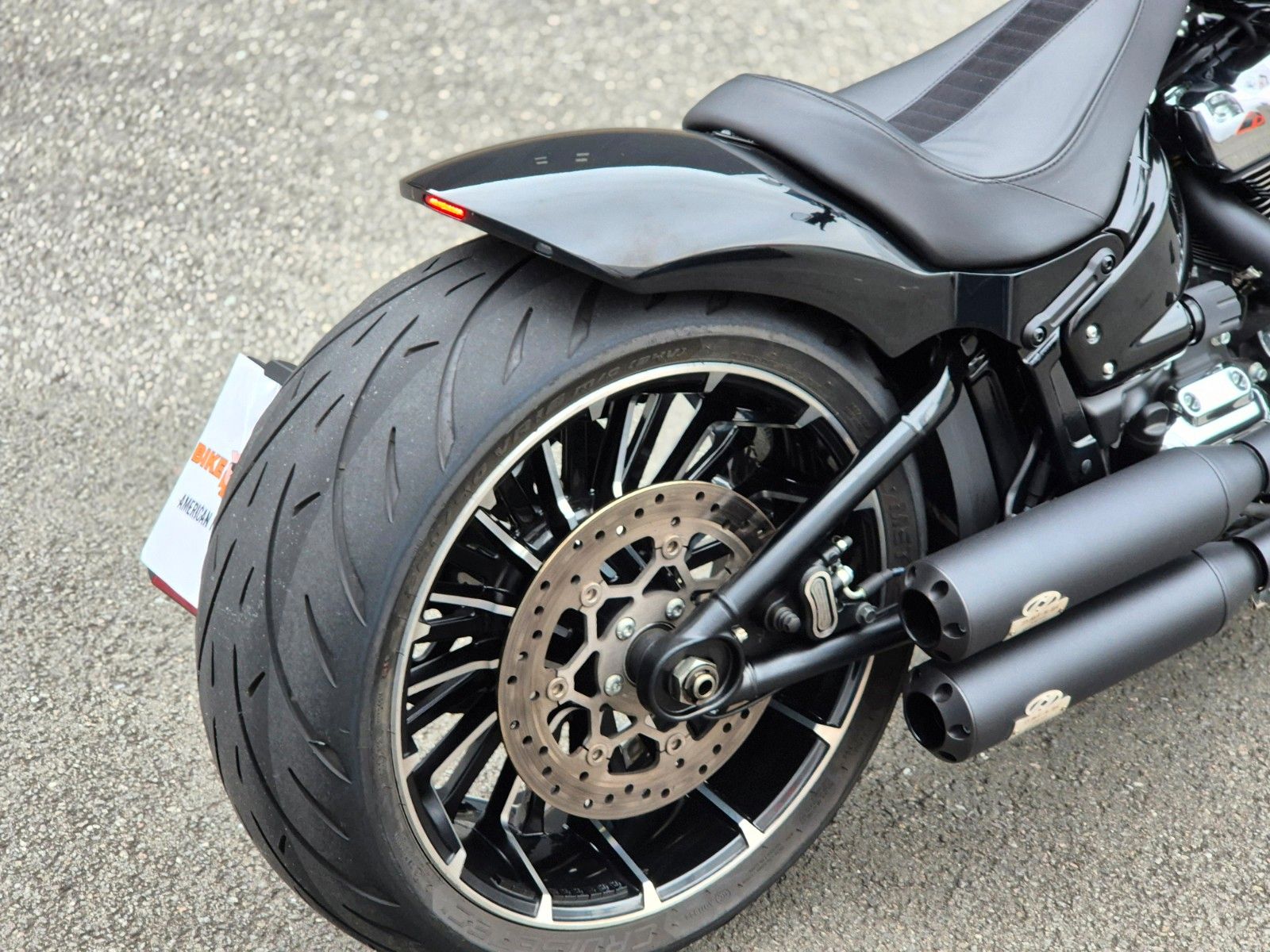 Fahrzeugabbildung Harley-Davidson FXBRS°°BREAKOUT 117°° -BIKE FARM CUSTOM-