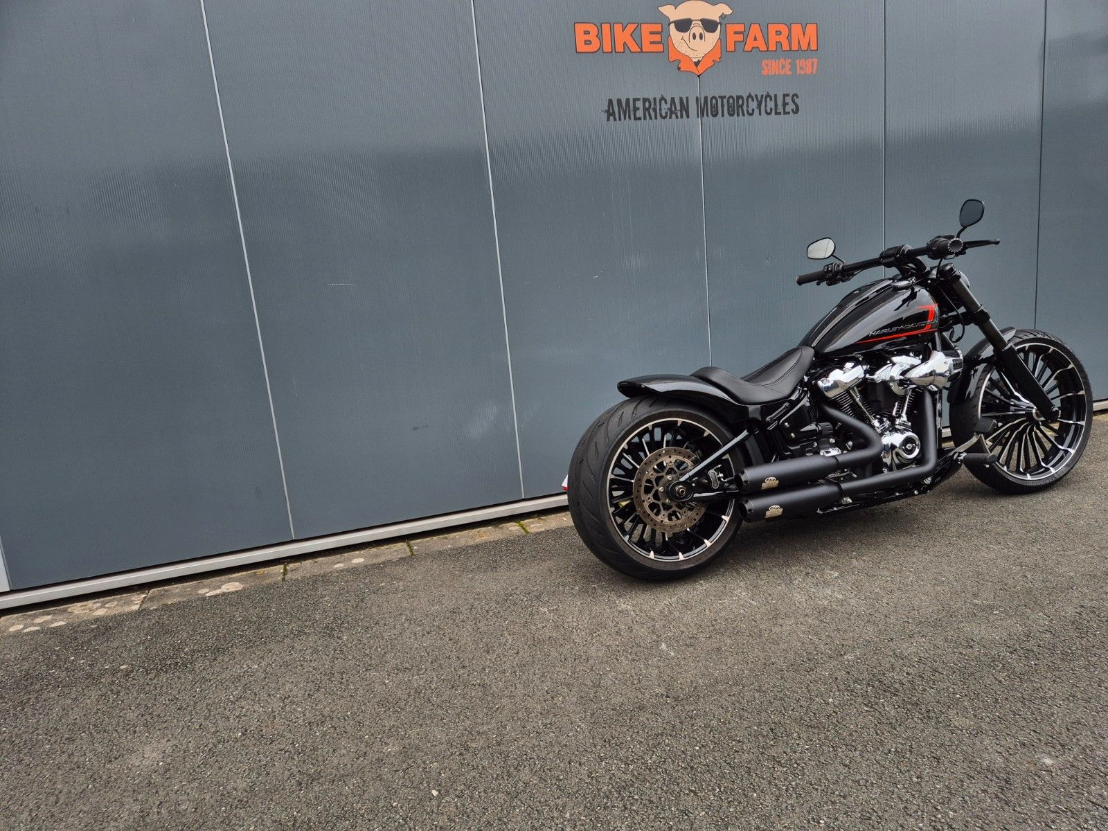 Fahrzeugabbildung Harley-Davidson FXBRS°°BREAKOUT 117°° -BIKE FARM CUSTOM-