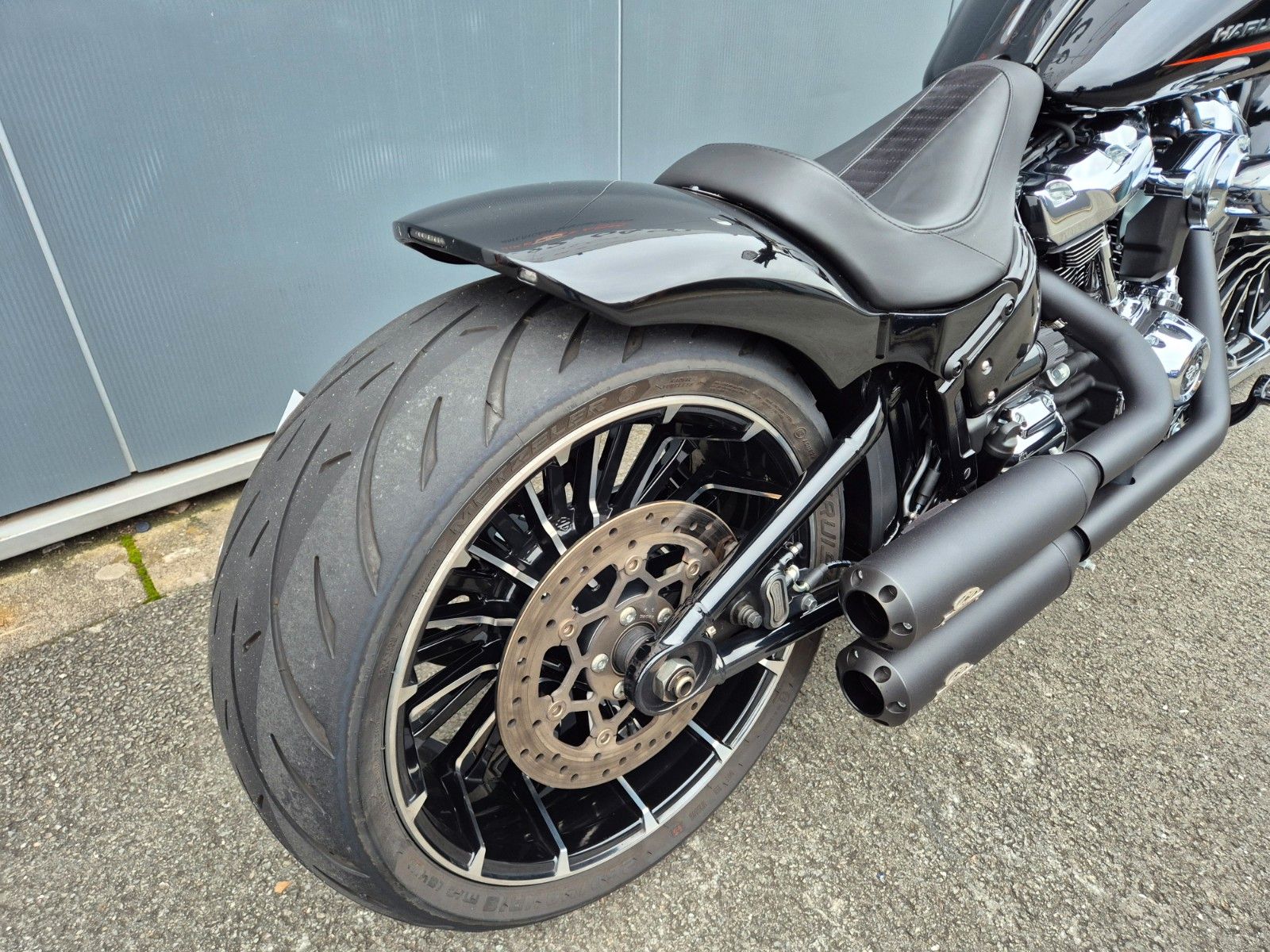 Fahrzeugabbildung Harley-Davidson FXBRS°°BREAKOUT 117°° -BIKE FARM CUSTOM-