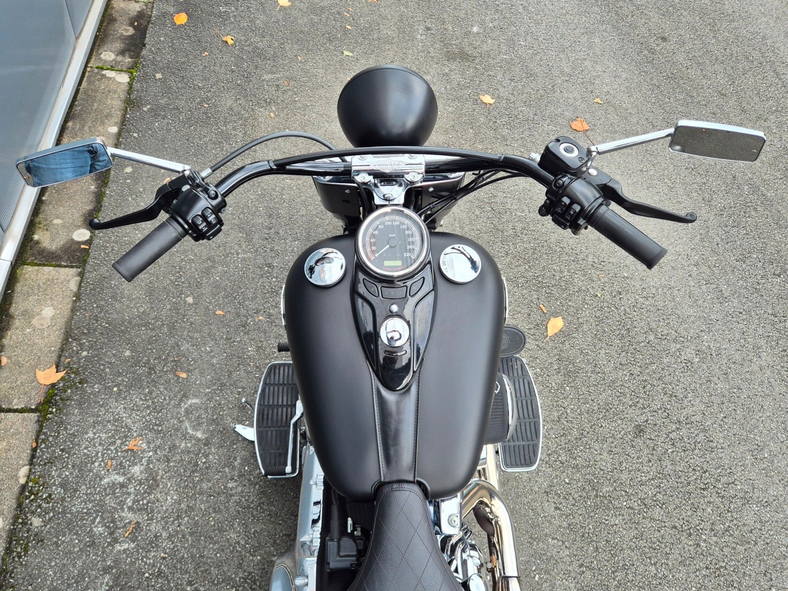 Fahrzeugabbildung Harley-Davidson FLS °°SOFTAIL SLIM°° -BIKE FARM CUSTOM-