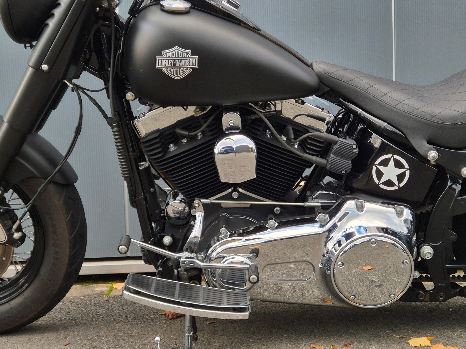Fahrzeugabbildung Harley-Davidson FLS °°SOFTAIL SLIM°° -BIKE FARM CUSTOM-