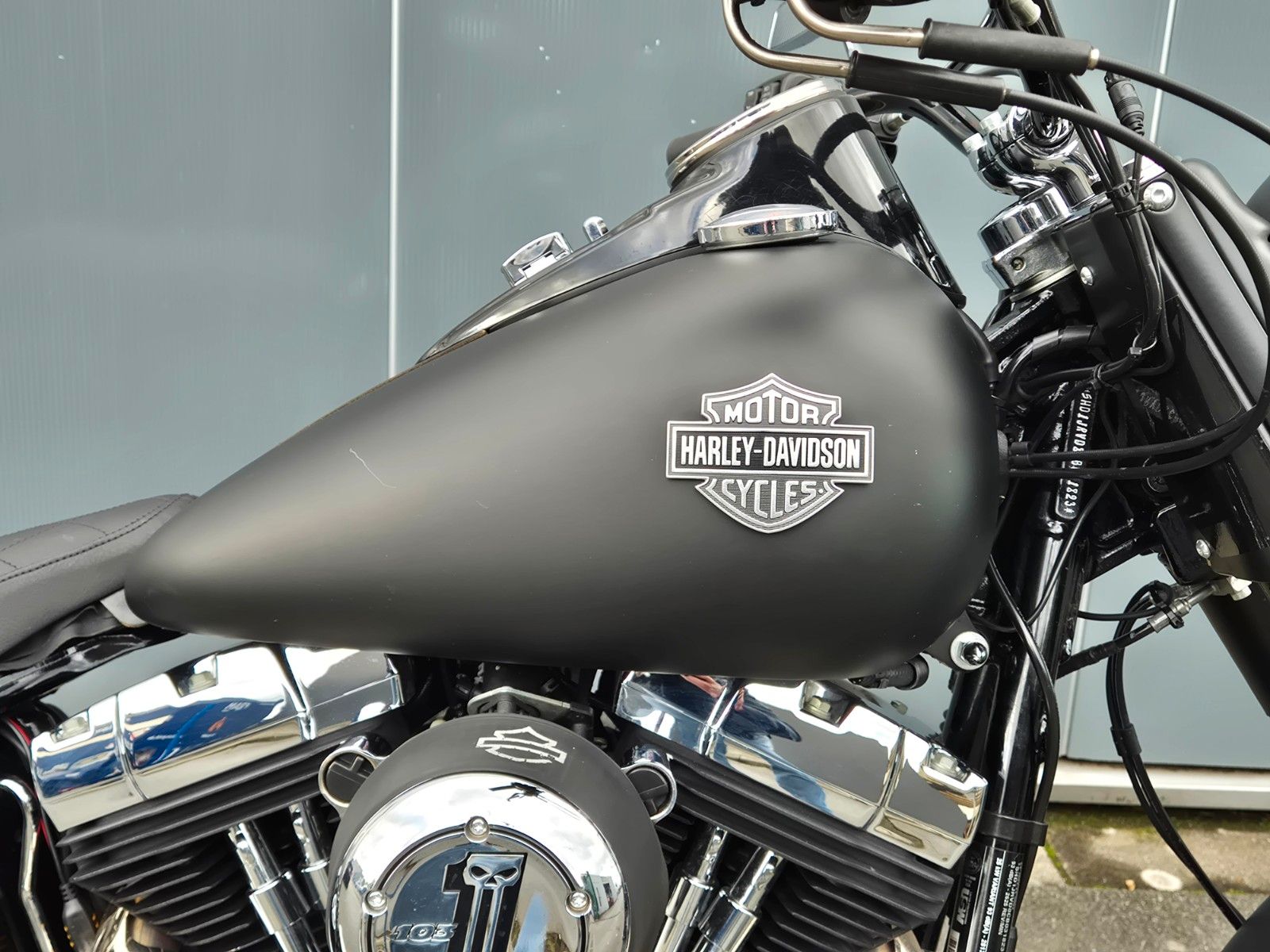 Fahrzeugabbildung Harley-Davidson FLS °°SOFTAIL SLIM°° -BIKE FARM CUSTOM-