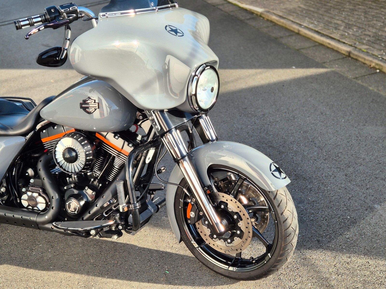 Fahrzeugabbildung Harley-Davidson FLHX°°STREET GLIDE°° *STEEL GLIDE* -KESS TECH-