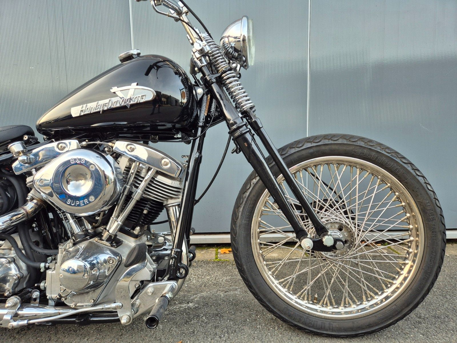 Fahrzeugabbildung Harley-Davidson FL °°SHOVELHEAD - REAPER'S HAND°° -STARRRAHMEN-