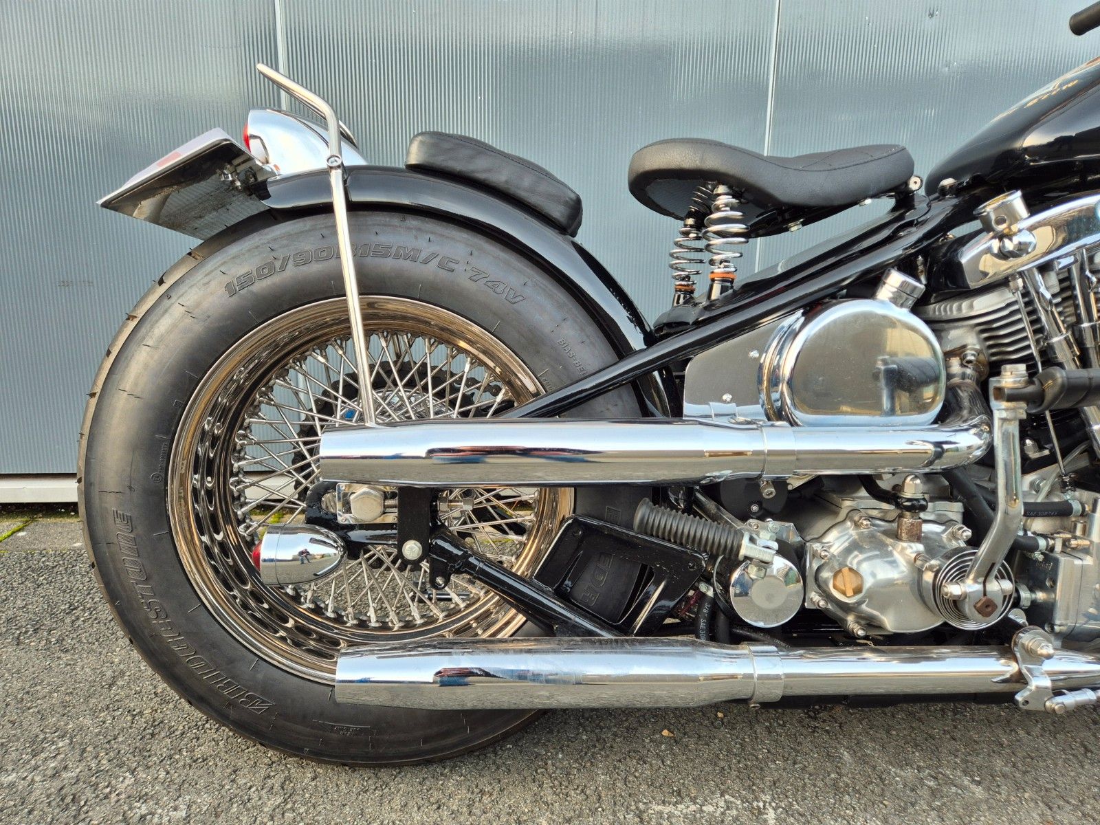 Fahrzeugabbildung Harley-Davidson FL °°SHOVELHEAD - REAPER'S HAND°° -STARRRAHMEN-