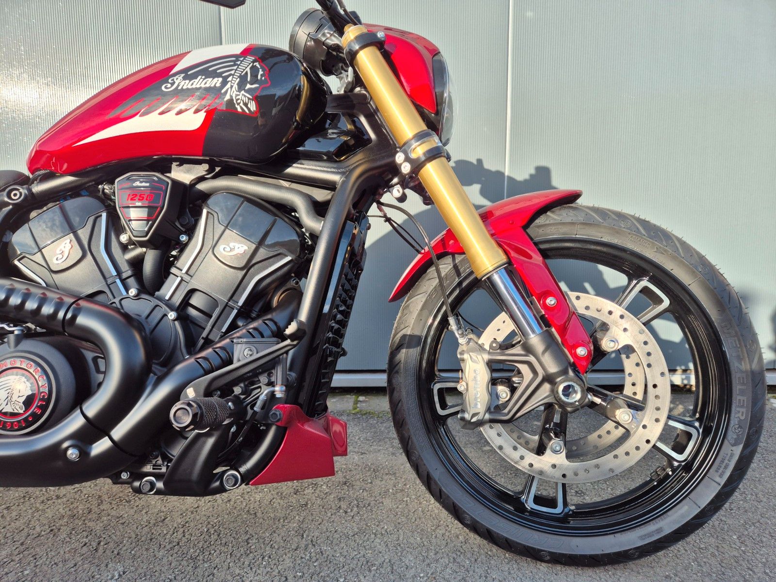 Fahrzeugabbildung Indian SCOUT 101°°HIGH PERFORMANCE CUSTOM°° JEKILL&HYDE