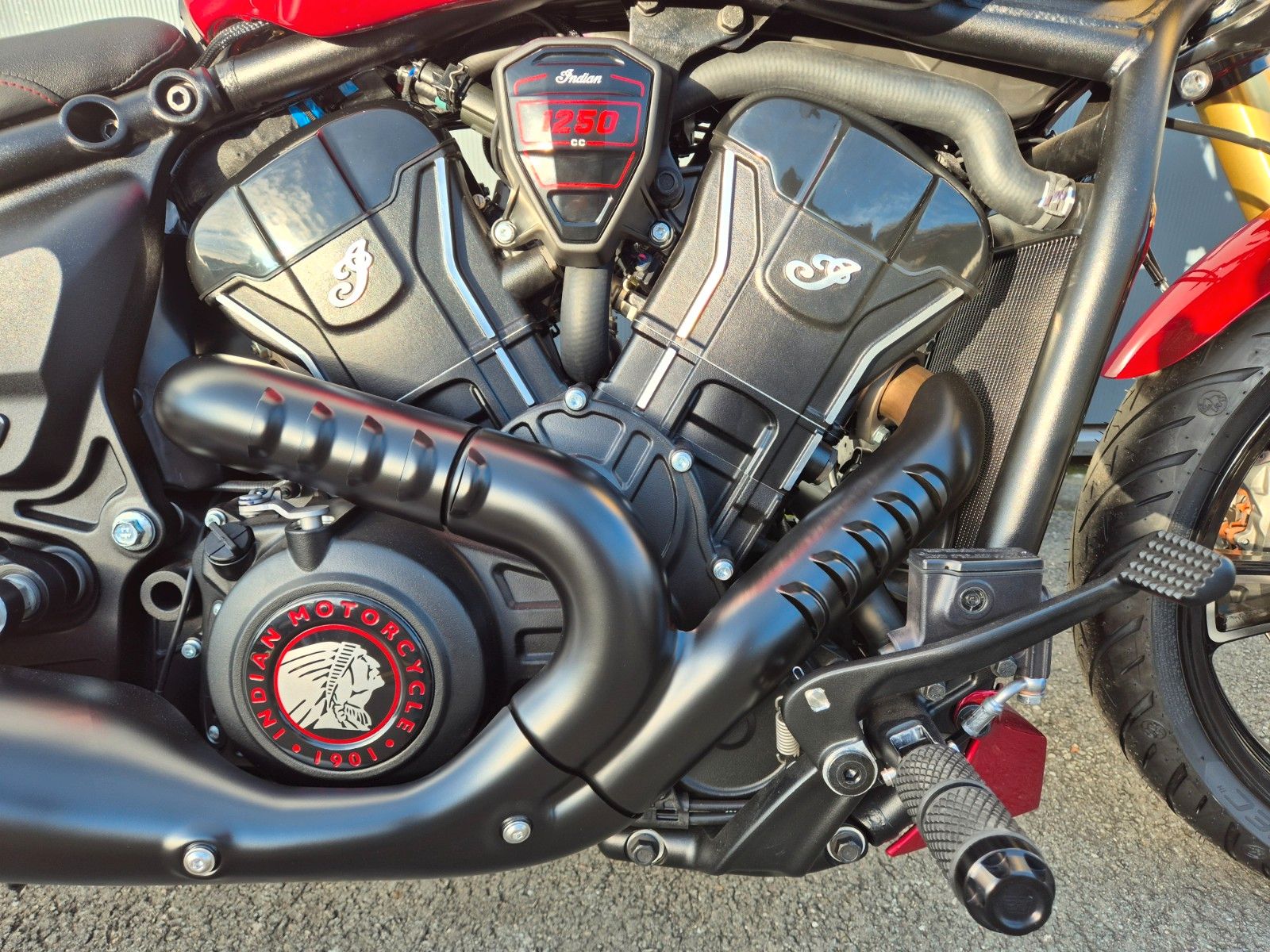 Fahrzeugabbildung Indian SCOUT 101°°HIGH PERFORMANCE CUSTOM°° JEKILL&HYDE