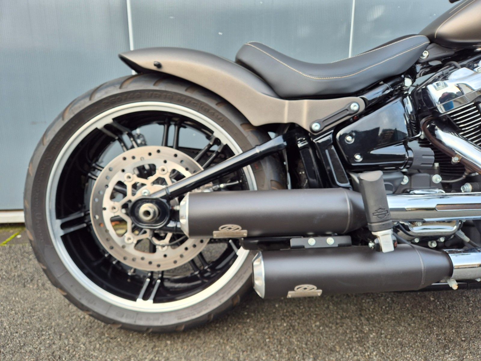 Fahrzeugabbildung Harley-Davidson FXBRS°°BREAKOUT 114 - BIKE FARM CUSTOM°° *J&H*