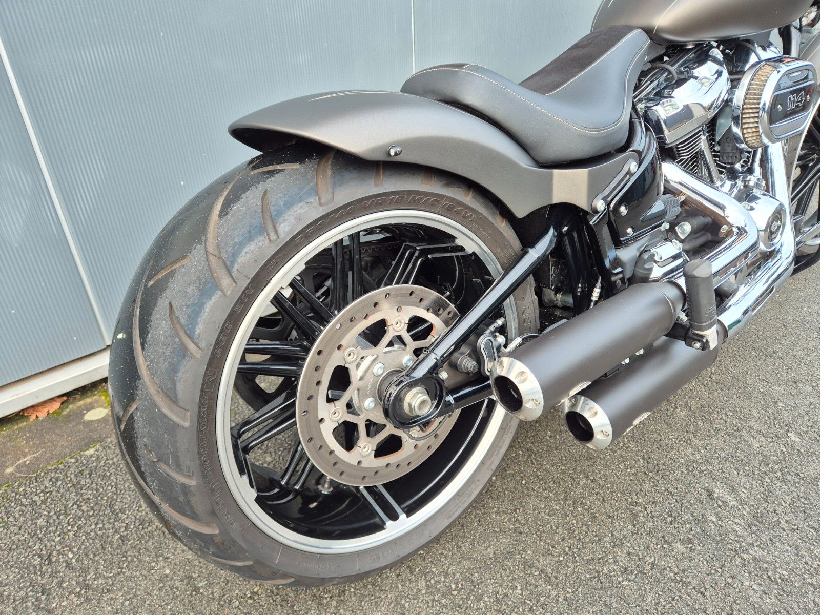 Fahrzeugabbildung Harley-Davidson FXBRS°°BREAKOUT 114 - BIKE FARM CUSTOM°° *J&H*