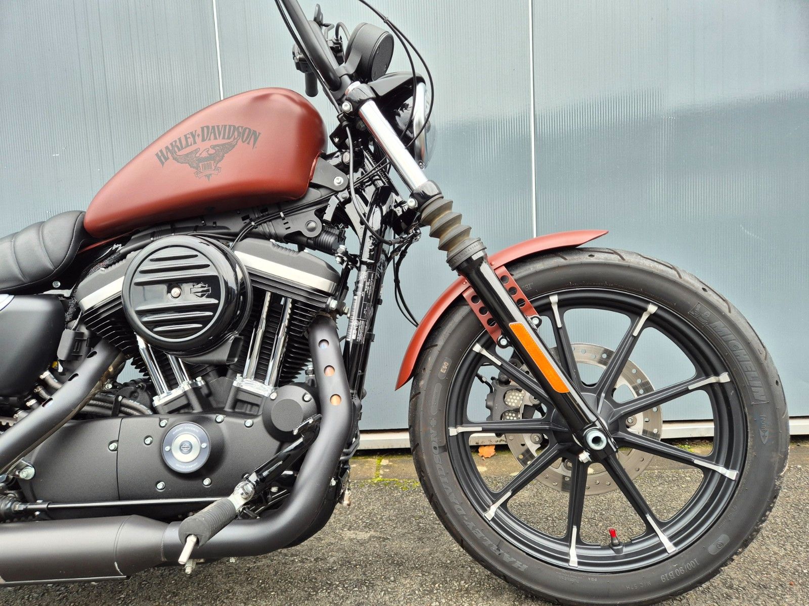 Fahrzeugabbildung Harley-Davidson XL883 N °°SPORTSTER IRON°° - JEKILL&HYDE -