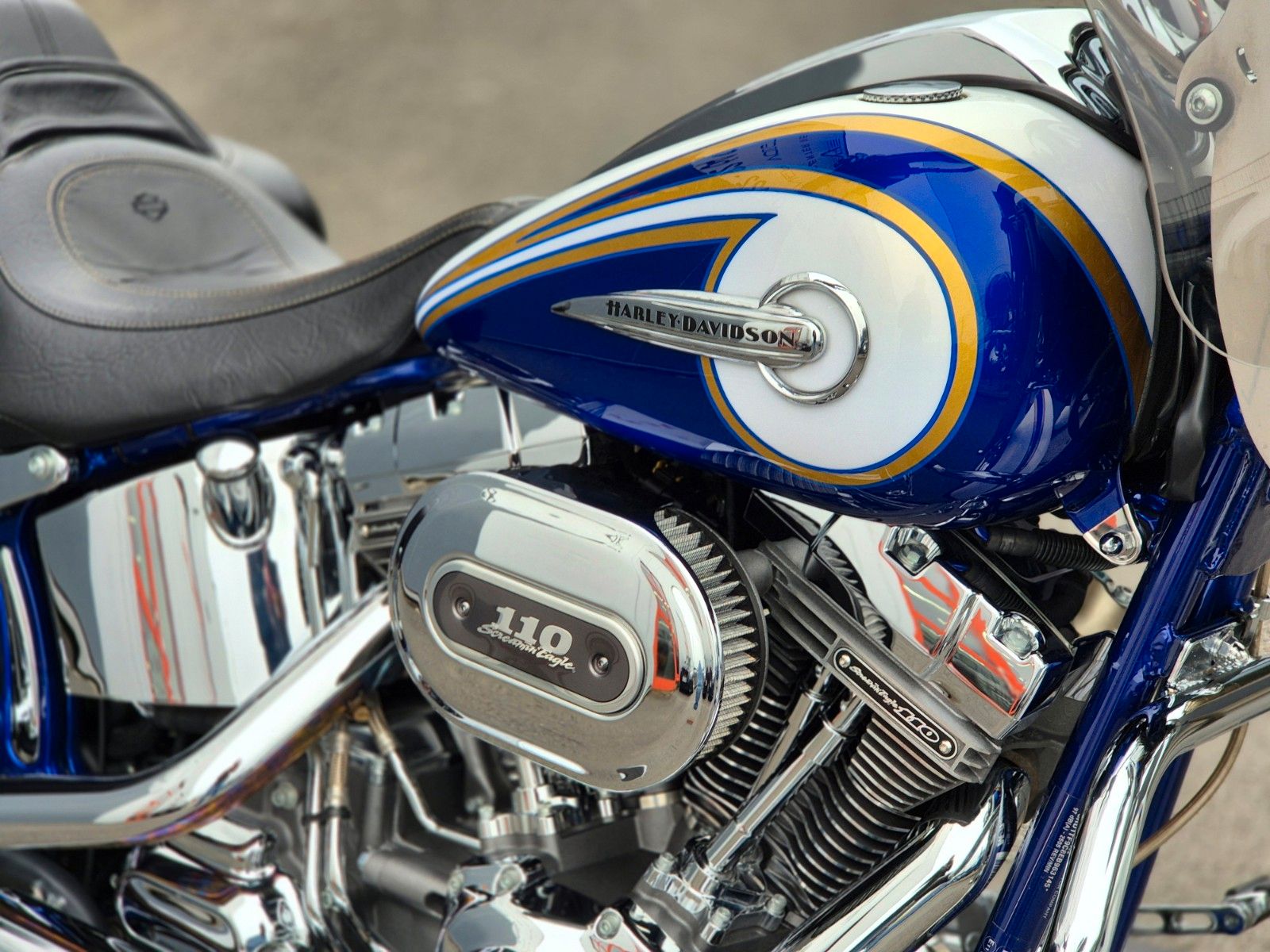 Fahrzeugabbildung Harley-Davidson FLSTNSE °°SOFTAIL DELUXE CVO°° -JEKILL&HYDE-