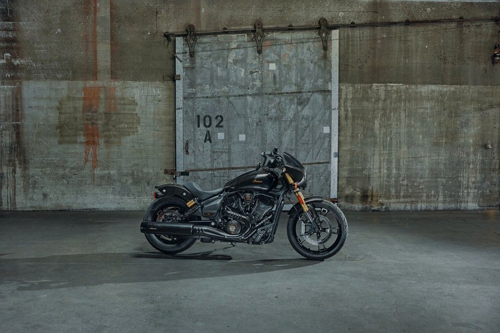 Indian 101 SCOUT * BLACK CRYSTAL