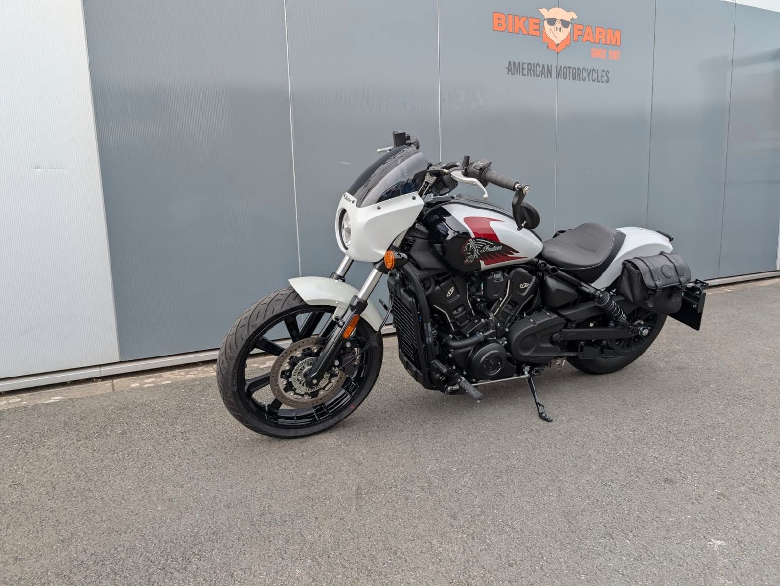 Fahrzeugabbildung Indian SPORT SCOUT * 101 STYLE * LIMITED+TECH