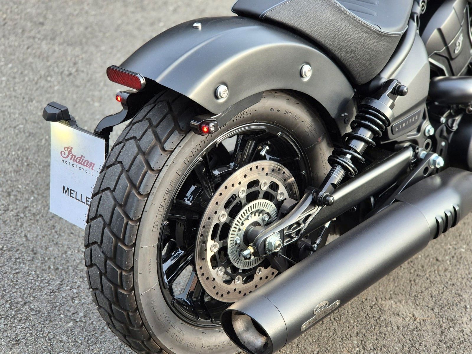 Fahrzeugabbildung Indian SCOUT BOBBER LIMITED+TECH *JEKILL&HYDE* 1. HAND