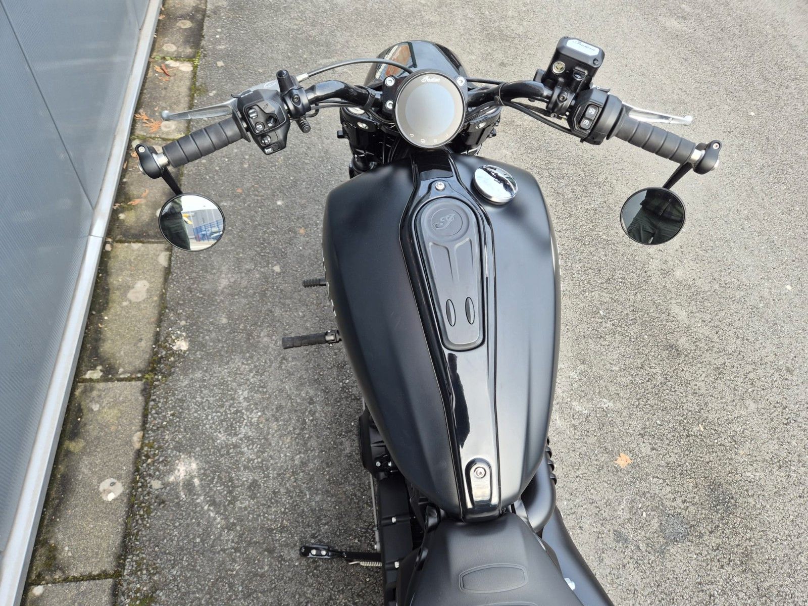 Fahrzeugabbildung Indian SCOUT BOBBER LIMITED+TECH *JEKILL&HYDE* 1. HAND