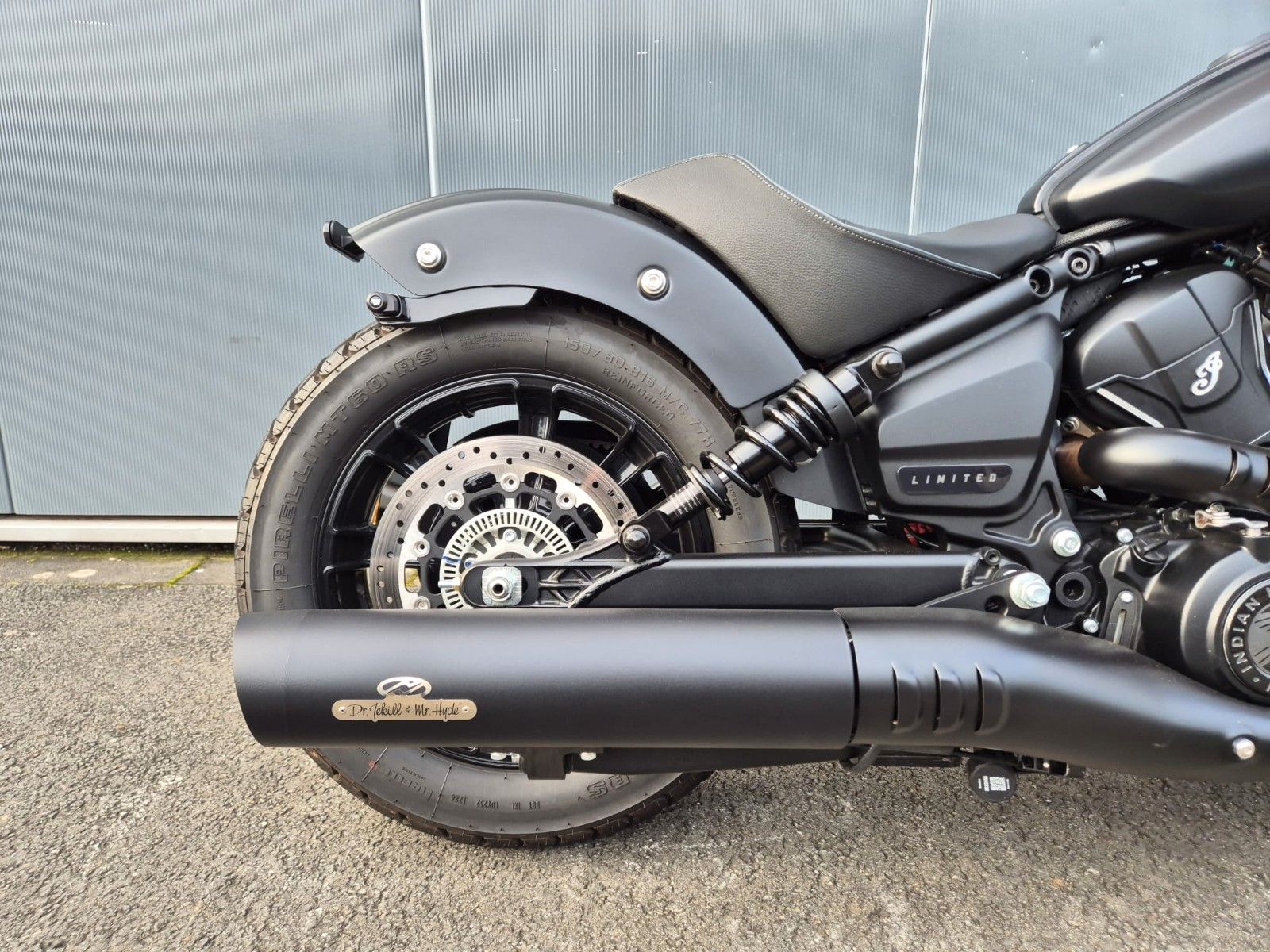 Fahrzeugabbildung Indian SCOUT BOBBER LIMITED+TECH *JEKILL&HYDE* 1. HAND