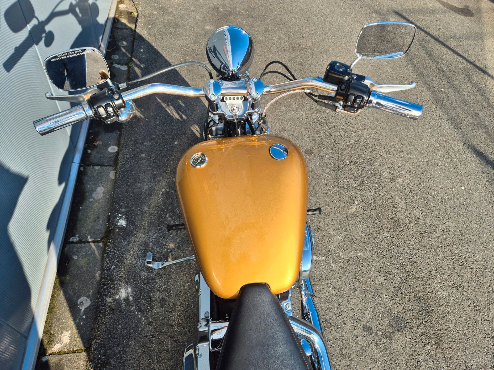 Fahrzeugabbildung Harley-Davidson FXSTS °°SOFTAIL SPRINGER°° -GOLD CUSTOM-