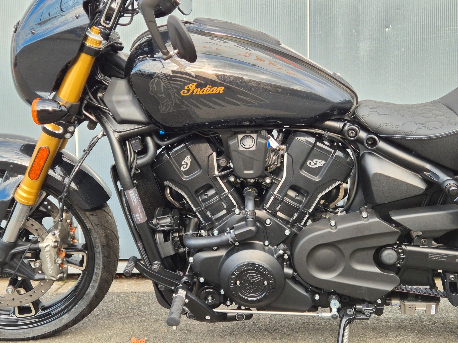 Fahrzeugabbildung Indian SCOUT 101 * BLACK CRYSTAL * SOFORT