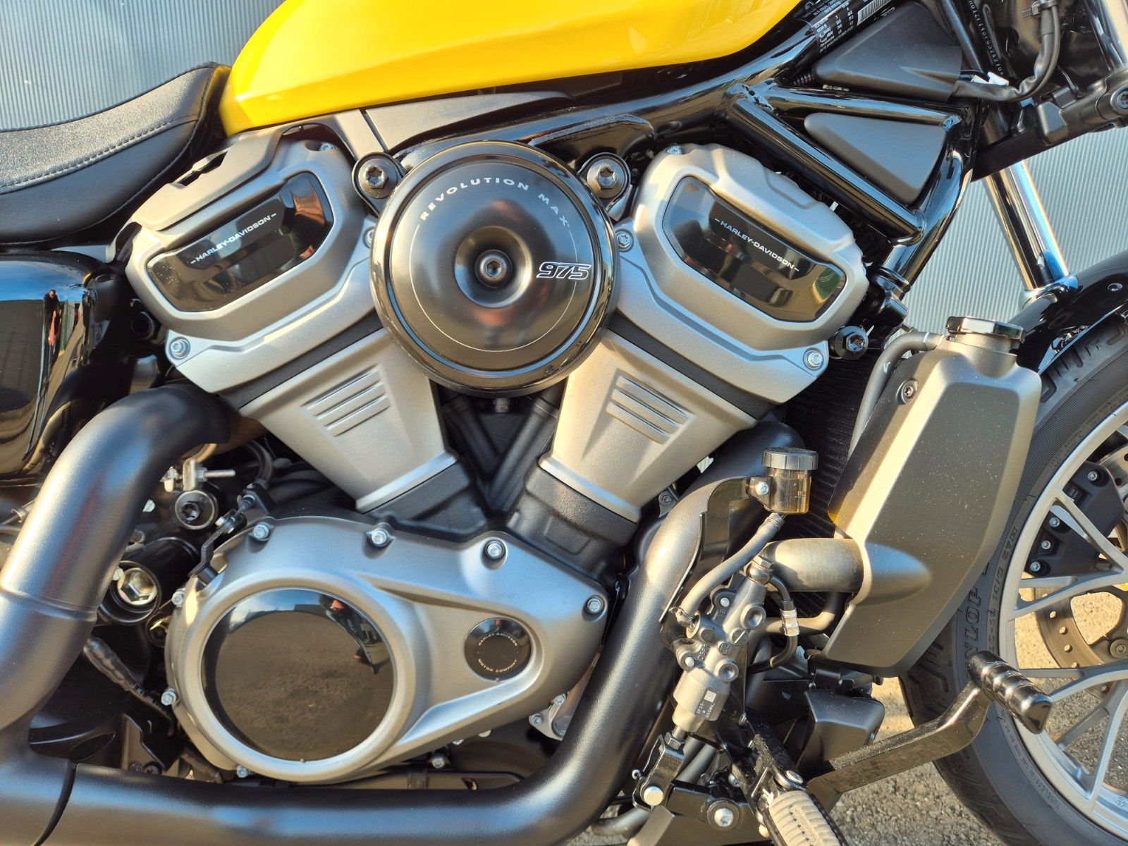 Fahrzeugabbildung Harley-Davidson RH975 °°NIGHTSTER SPECIAL°°