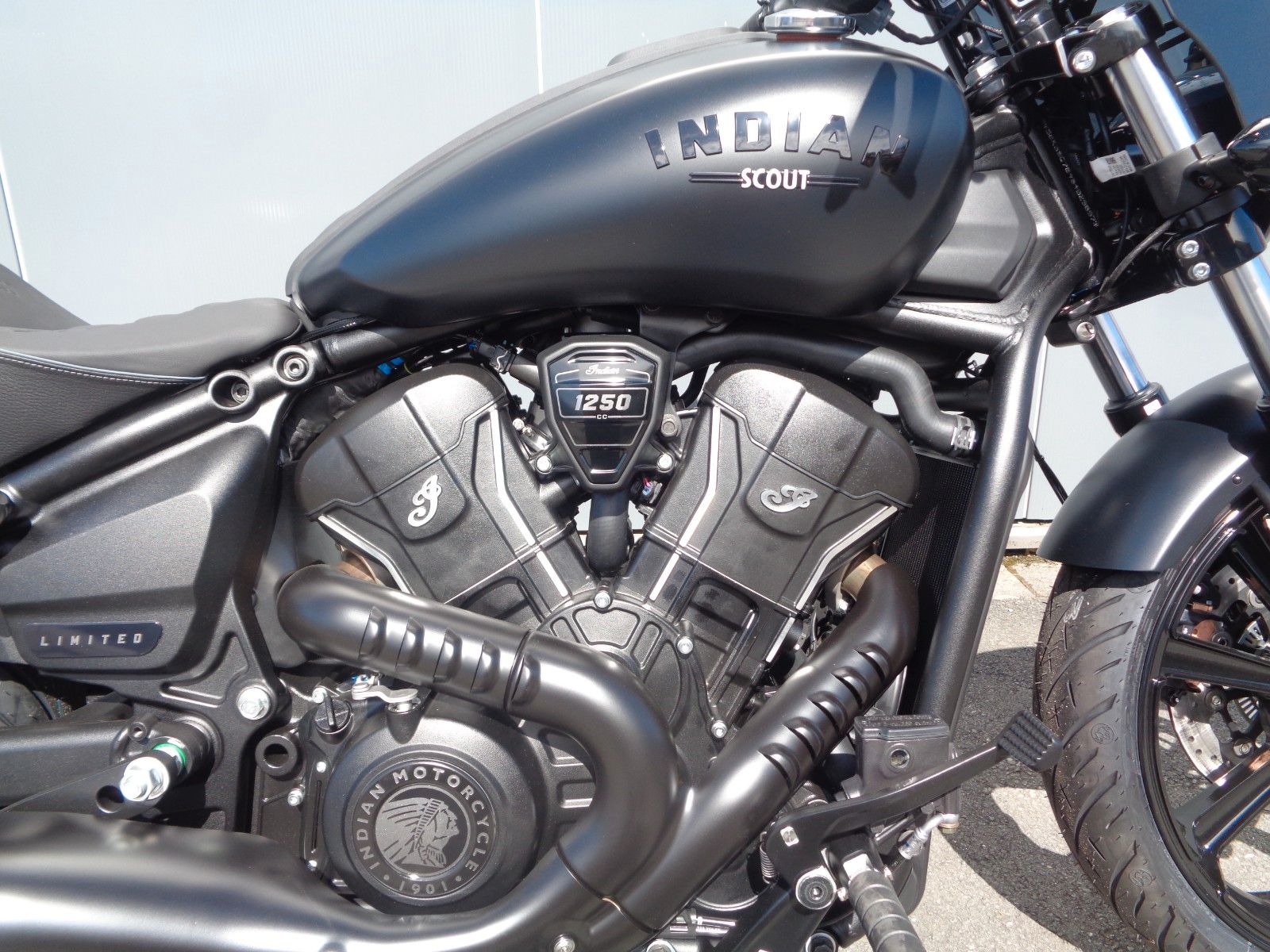 Fahrzeugabbildung Indian SPORT SCOUT LIMITED+TECH * 125 JAHRE AKTION