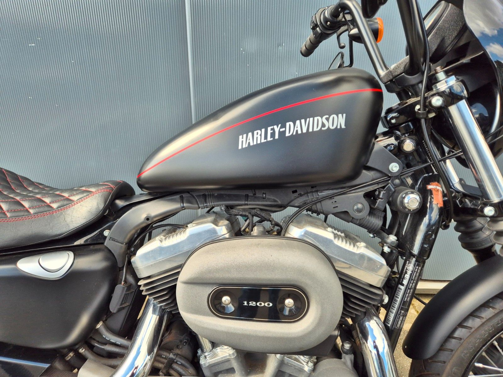 Fahrzeugabbildung Harley-Davidson XL1200 N °°IRON 1200°° SPORTSTER