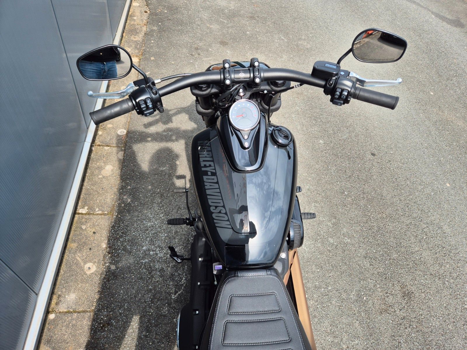 Fahrzeugabbildung Harley-Davidson FXFBS °°FAT BOB 114°°-JEKILL&HYDE-AIRRIDE-