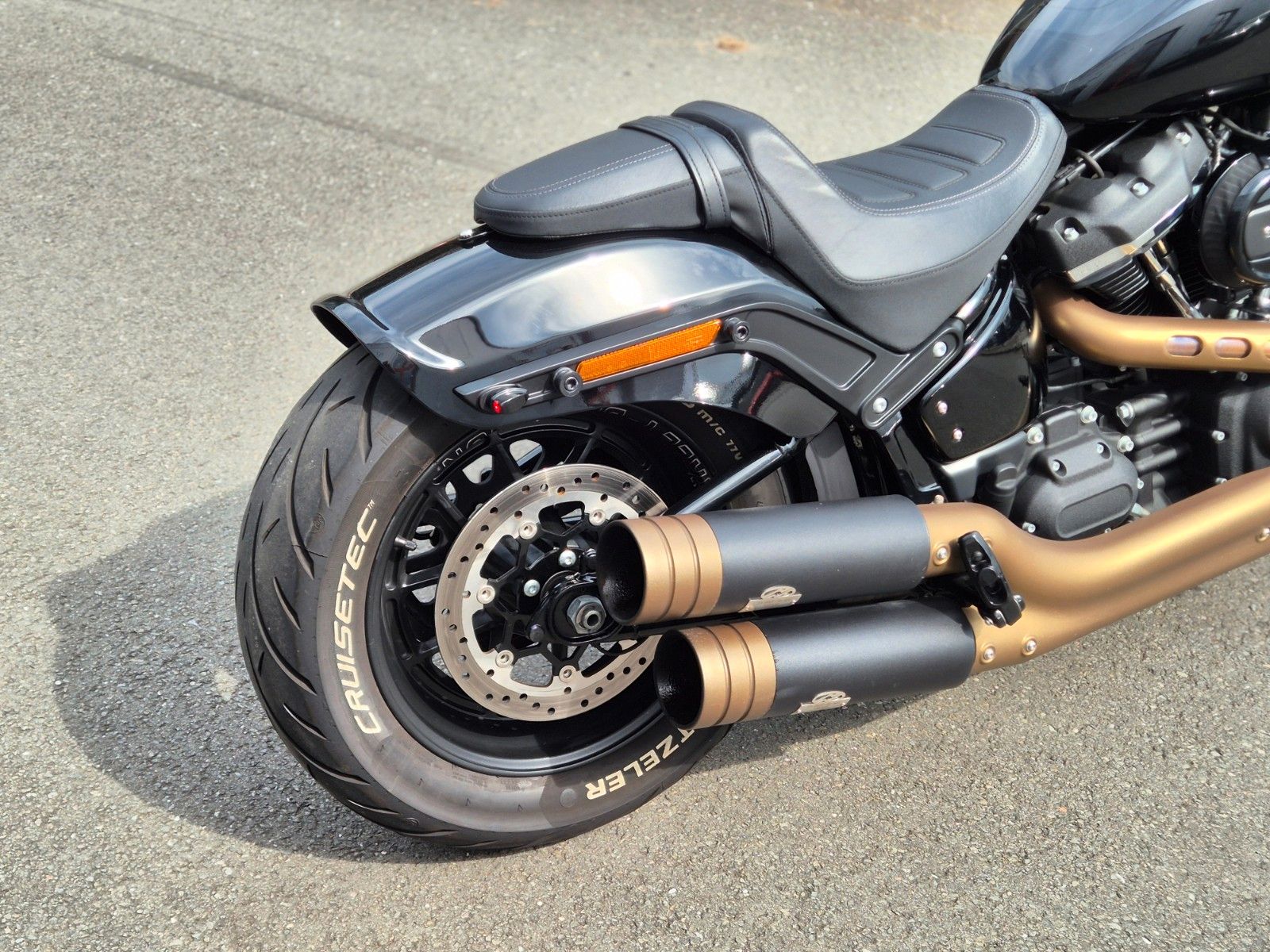 Fahrzeugabbildung Harley-Davidson FXFBS °°FAT BOB 114°°-JEKILL&HYDE-AIRRIDE-