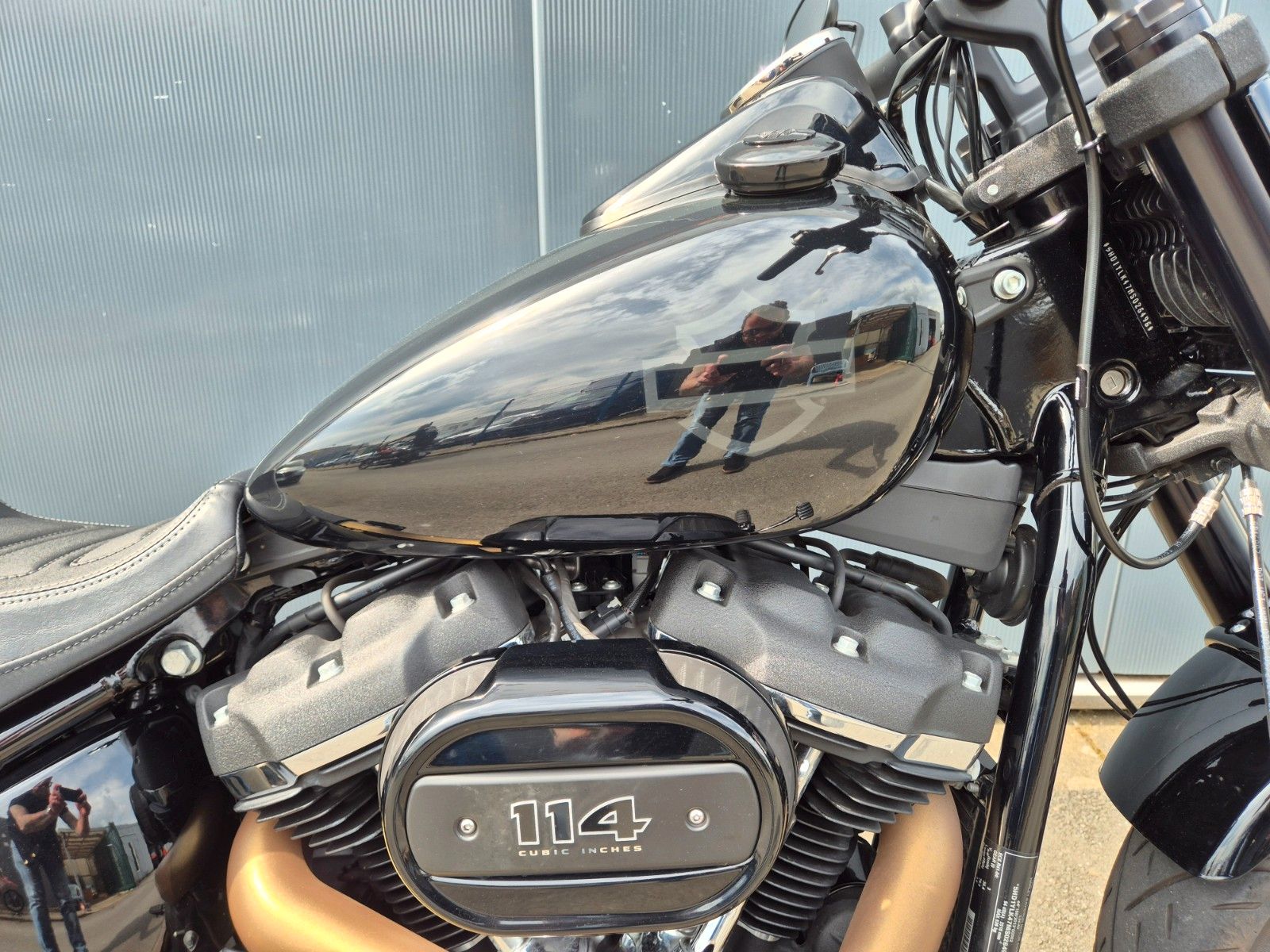 Fahrzeugabbildung Harley-Davidson FXFBS °°FAT BOB 114°°-JEKILL&HYDE-AIRRIDE-